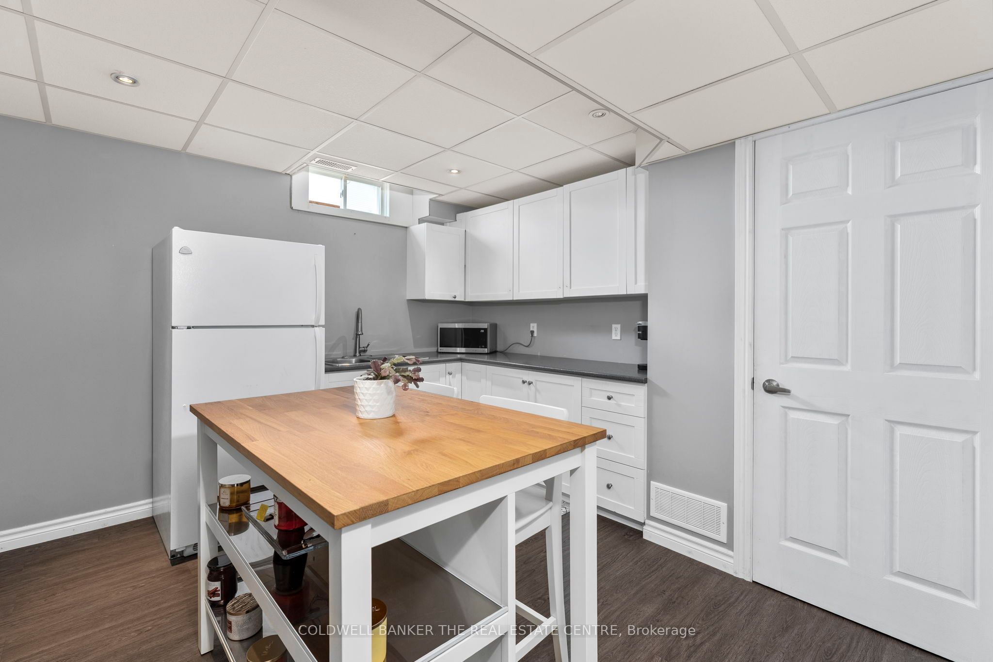 264 Church Street N Property Photo 29