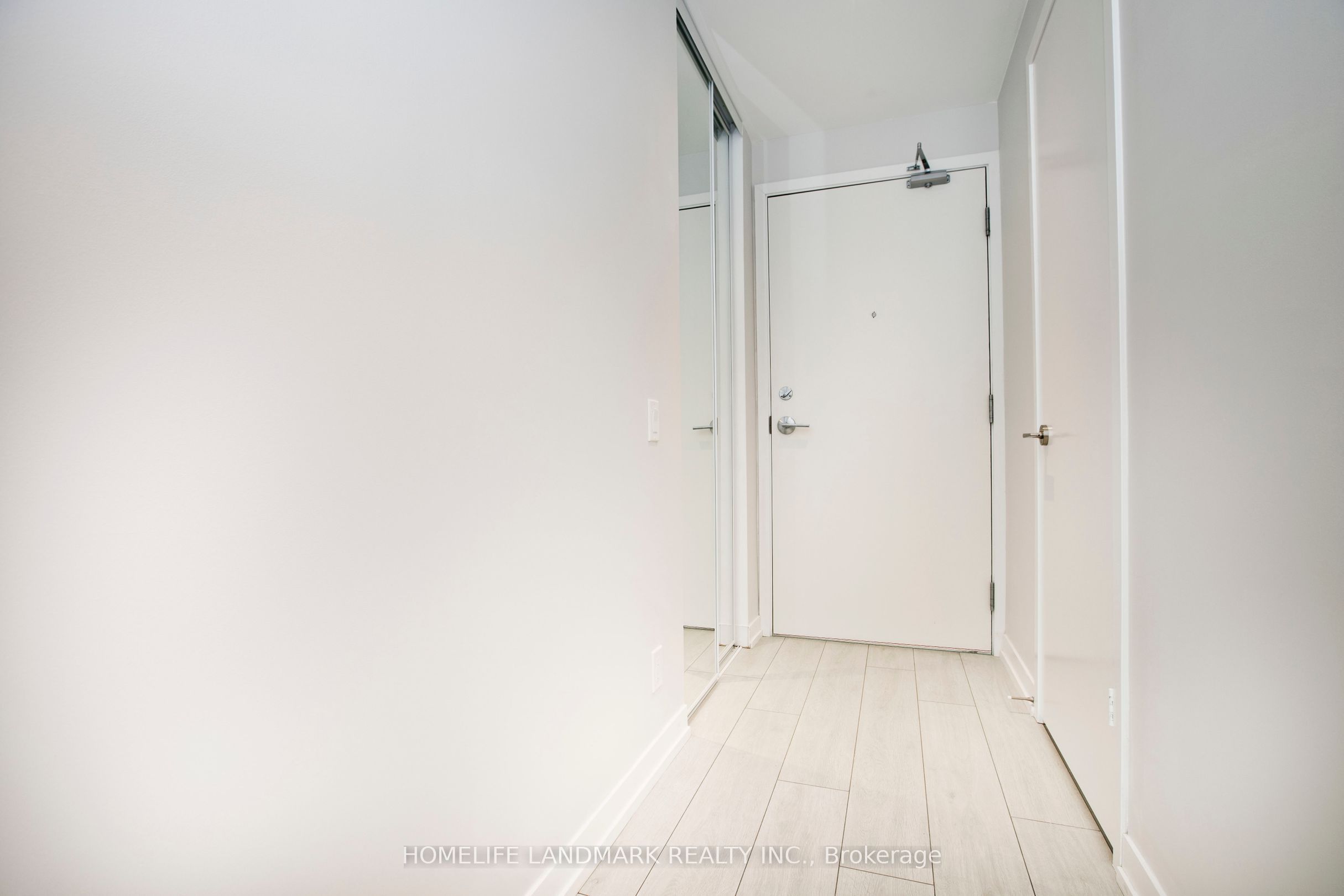 #2105 - 898 Portage Parkway Property Photo 5