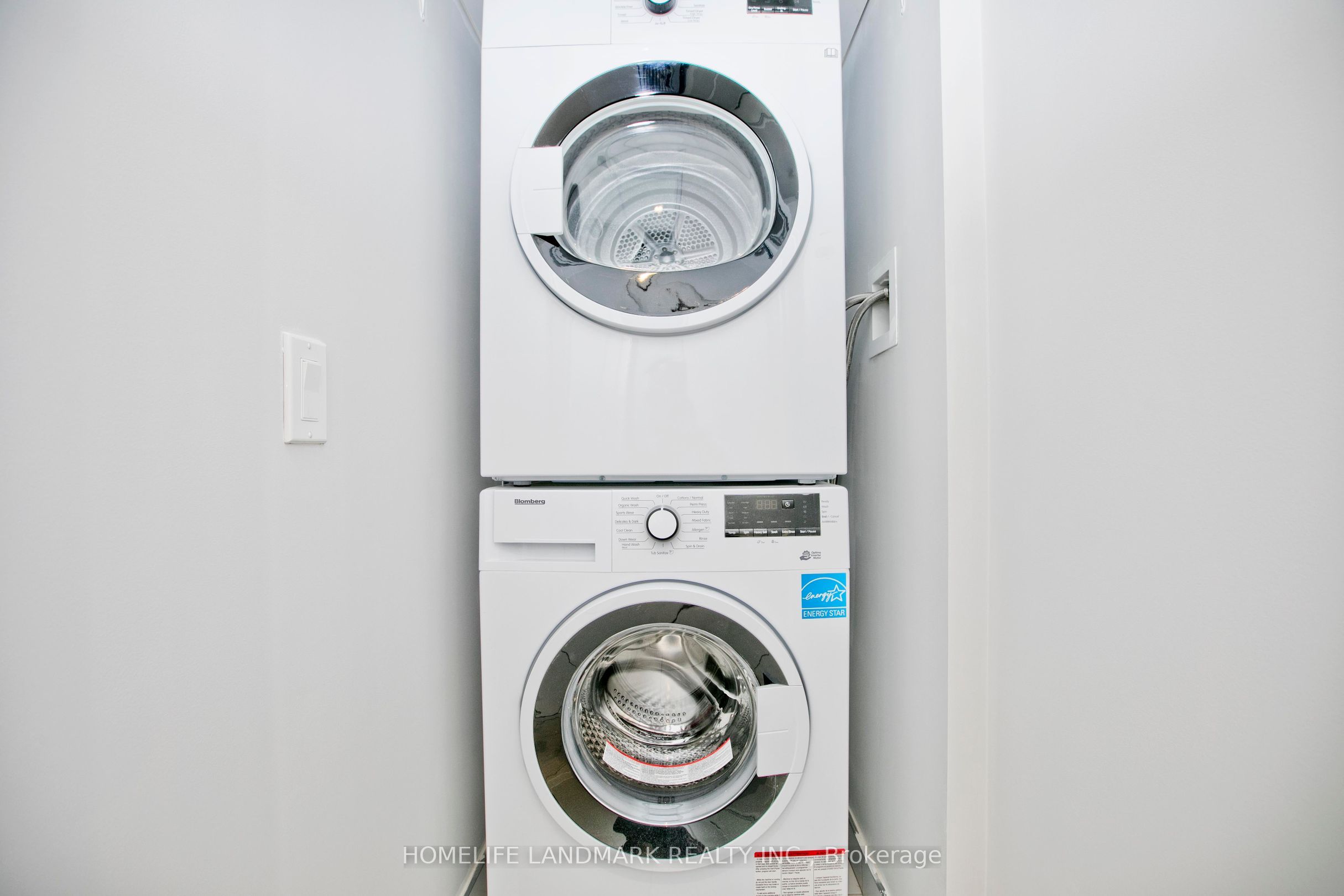 #2105 - 898 Portage Parkway Property Photo 9