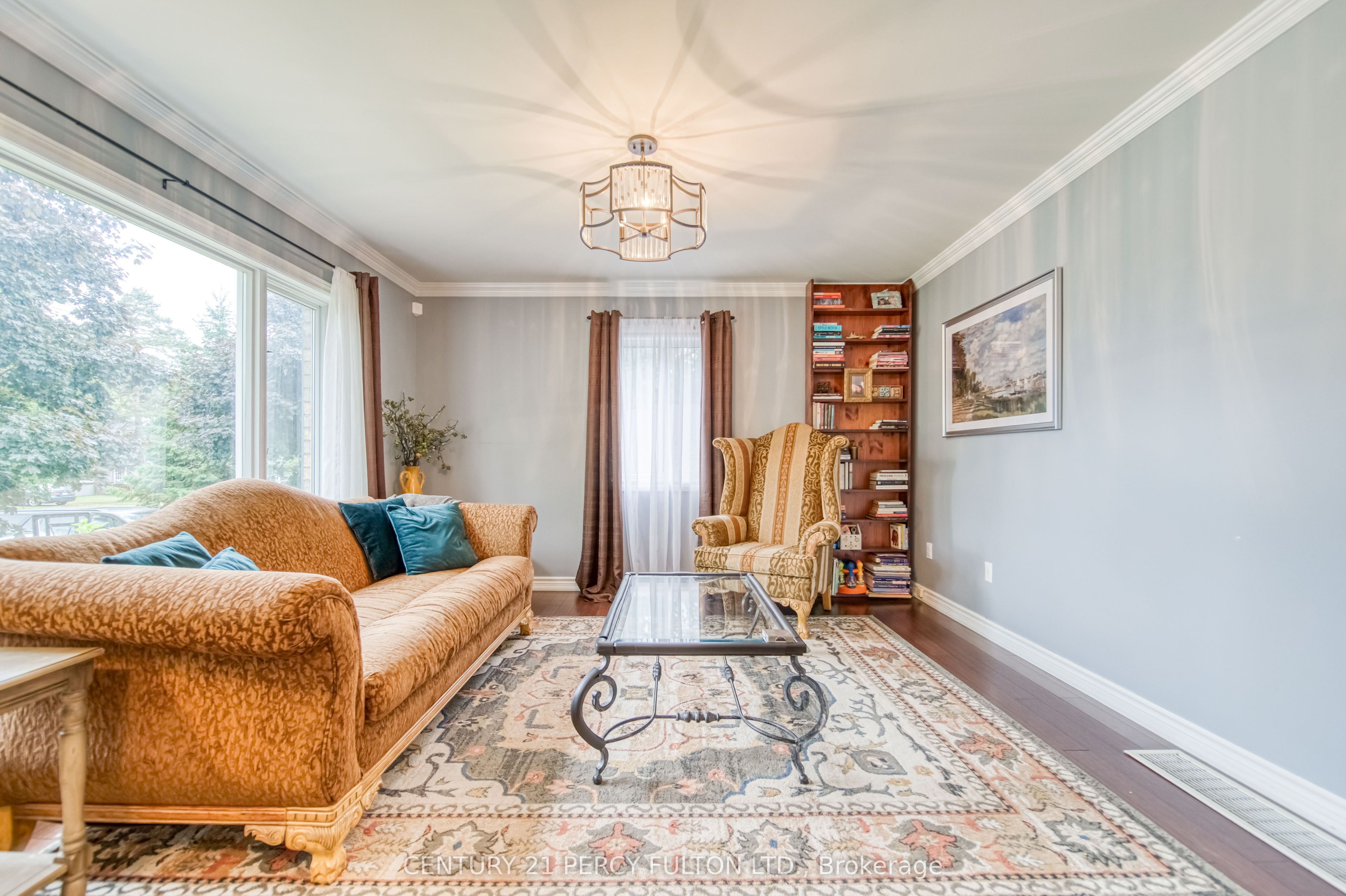 #upper - 744 William Street Property Photo 4
