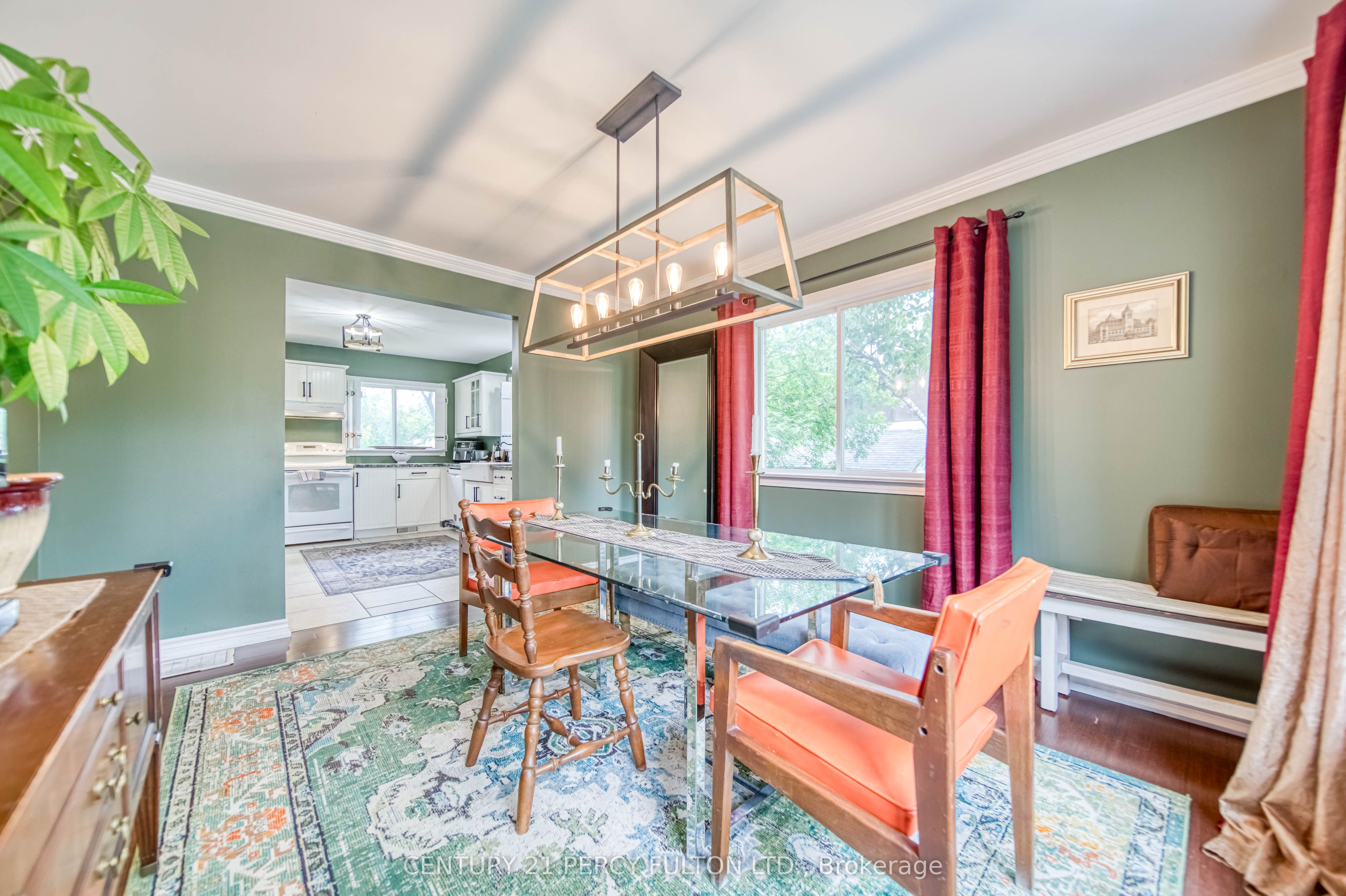 #upper - 744 William Street Property Photo 8