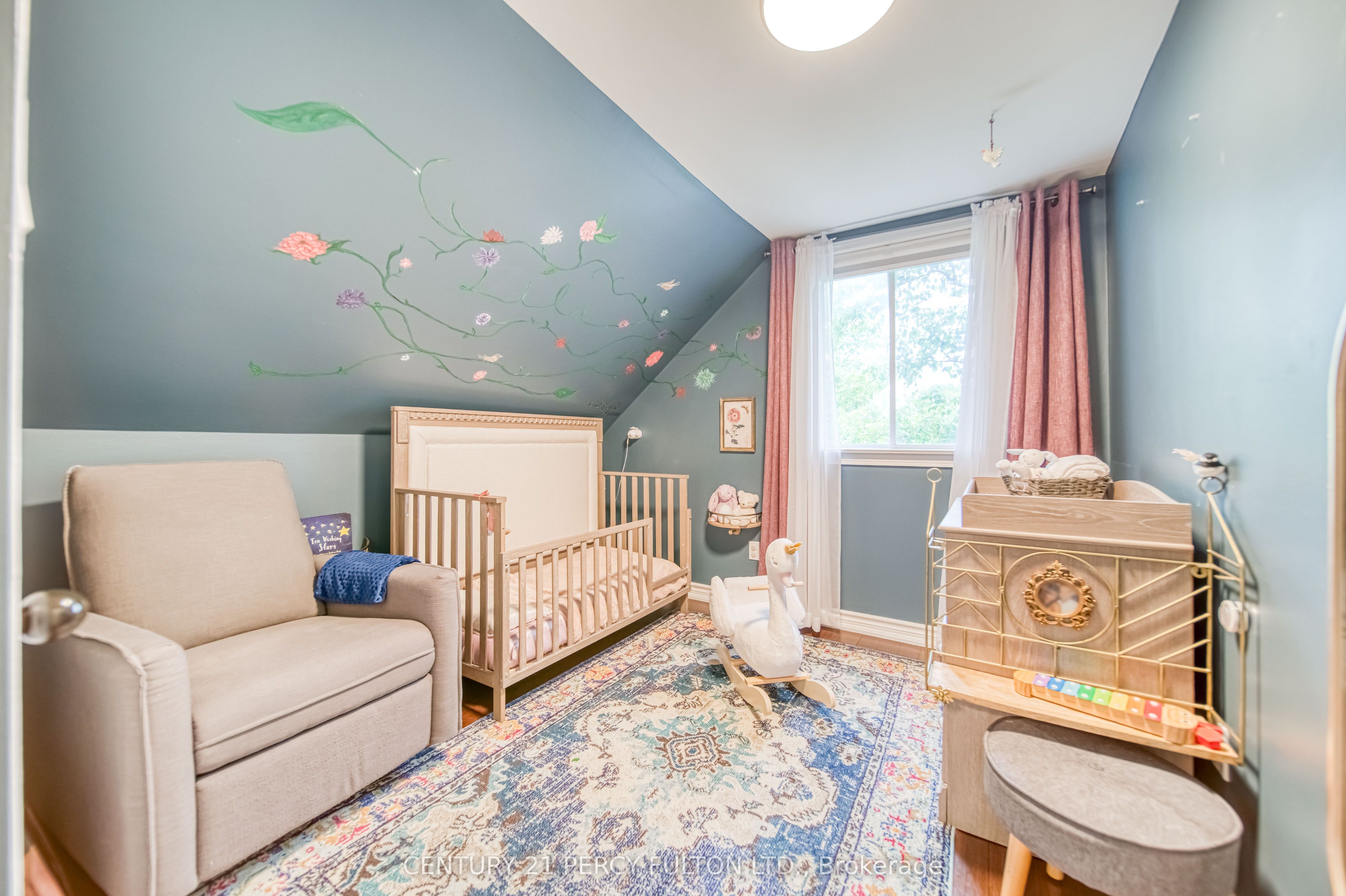 #upper - 744 William Street Property Photo 16