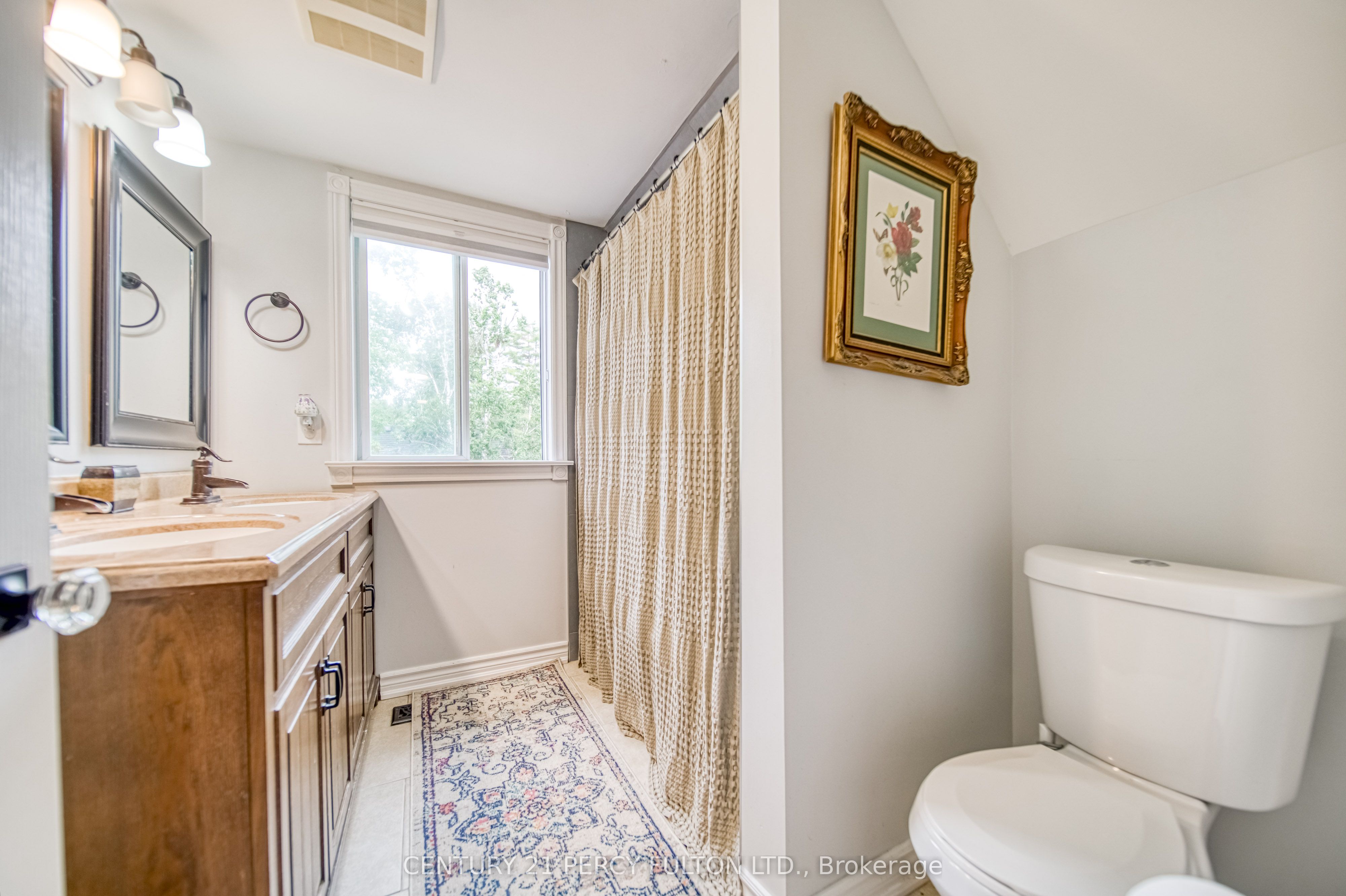 #upper - 744 William Street Property Photo 17