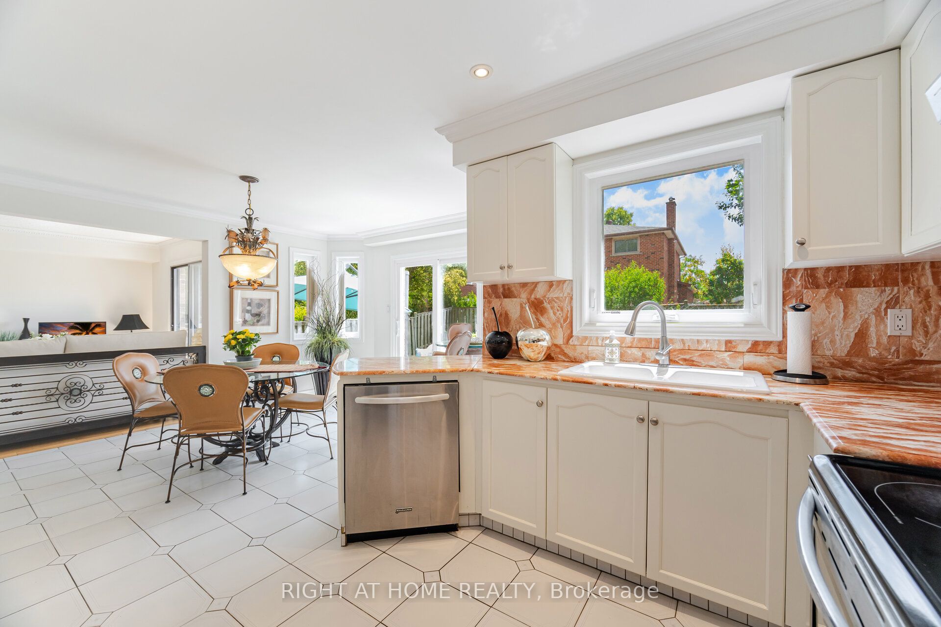 25 Feltham Road Property Photo 6