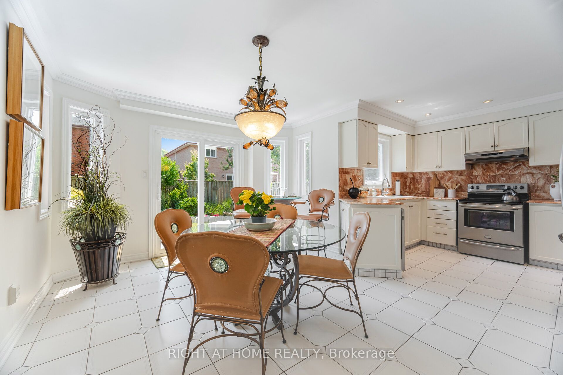 25 Feltham Road Property Photo 7