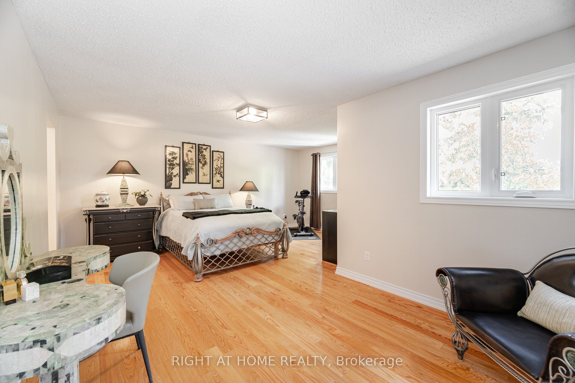 25 Feltham Road Property Photo 13
