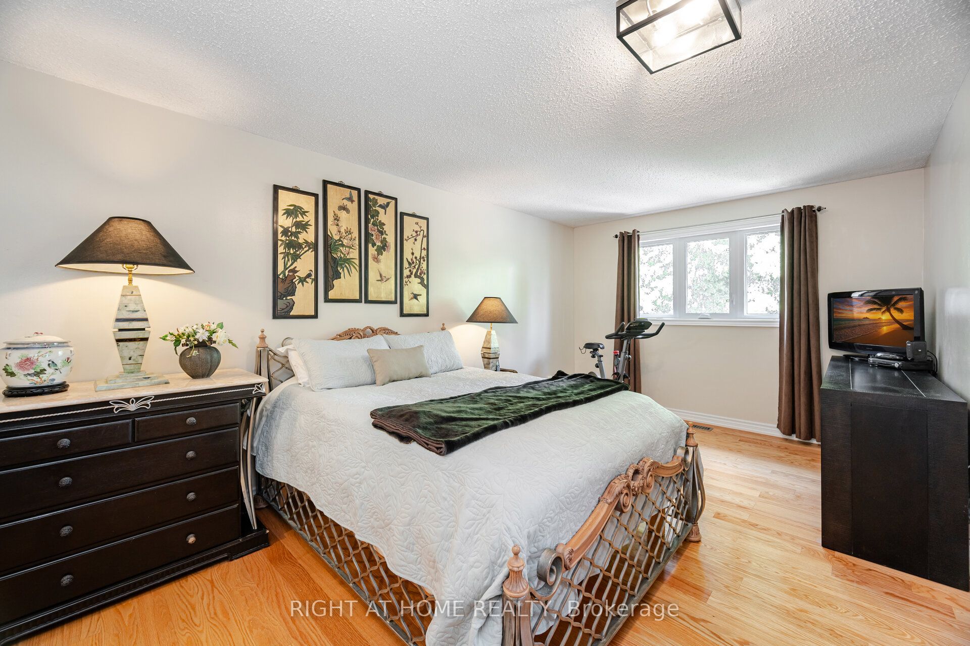 25 Feltham Road Property Photo 14