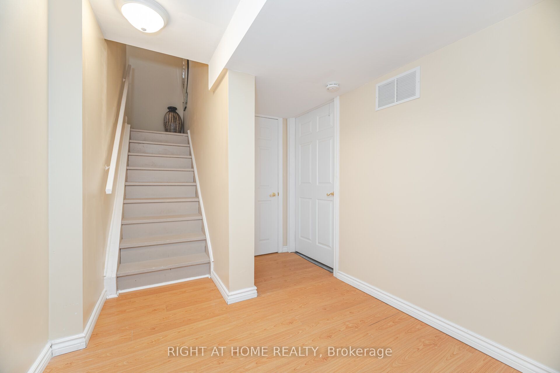 25 Feltham Road Property Photo 23