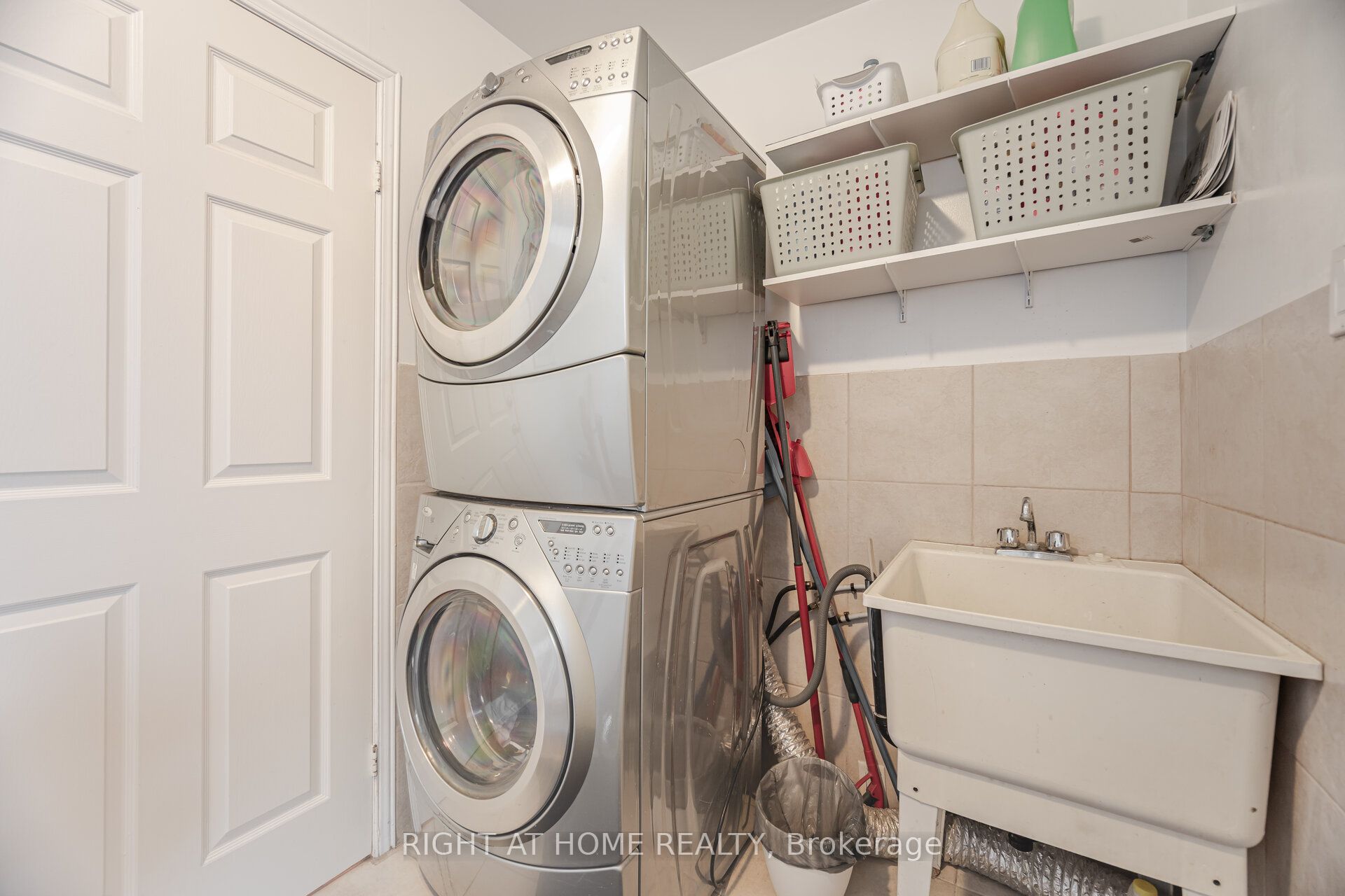25 Feltham Road Property Photo 26