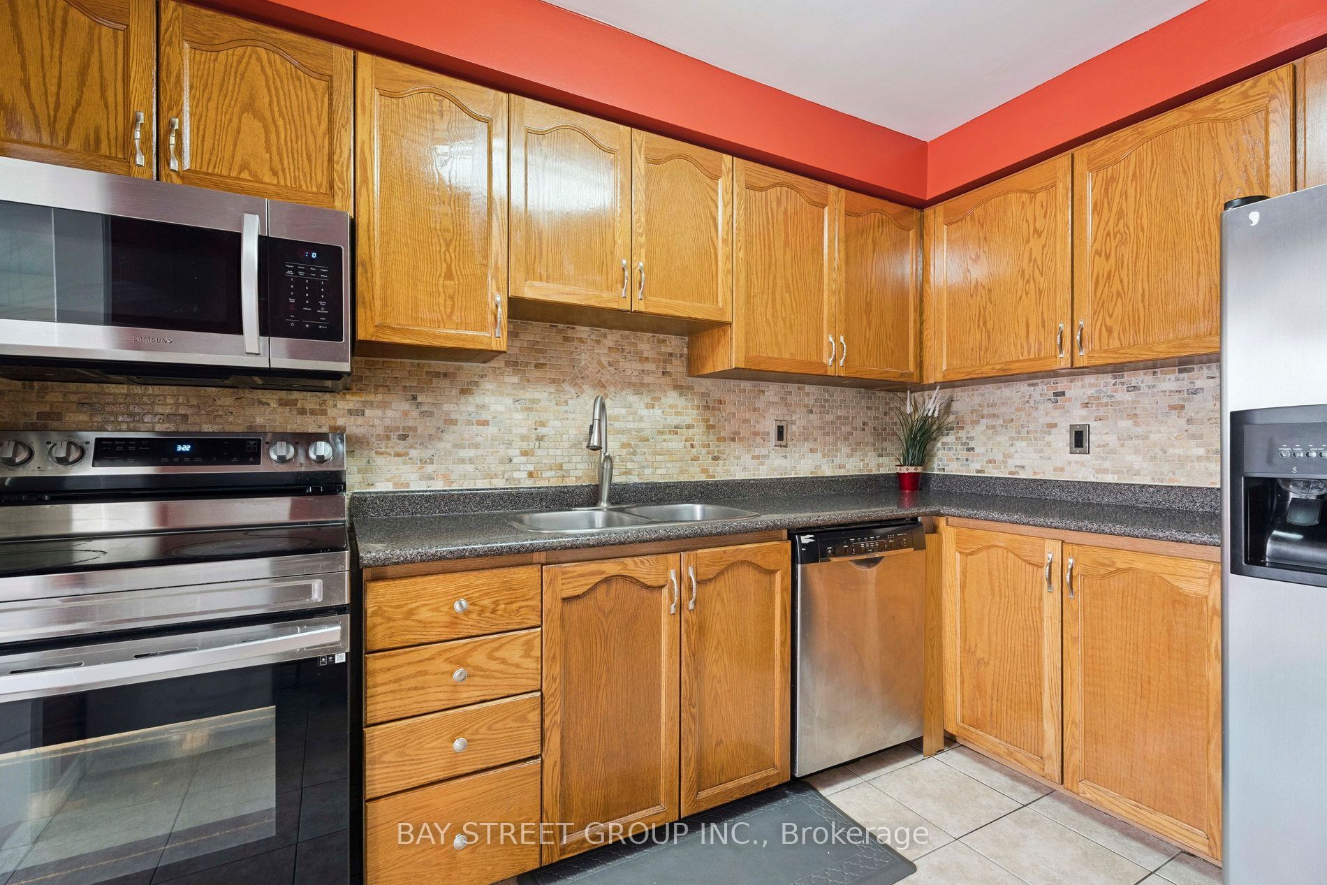 873 Playter Crescent Property Photo 25
