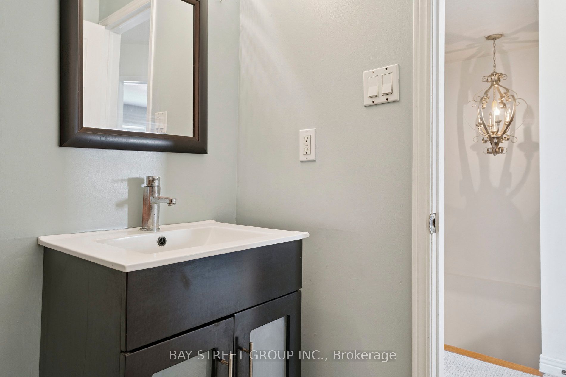 873 Playter Crescent Property Photo 34