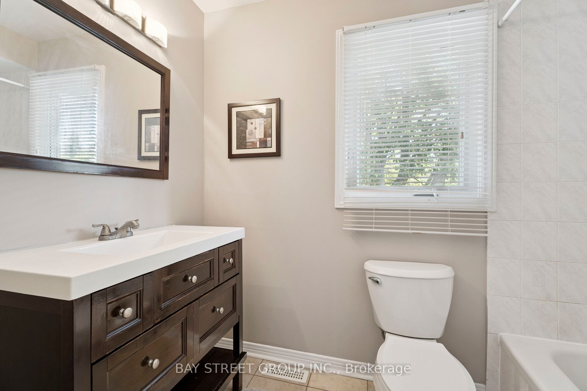 873 Playter Crescent Property Photo 42