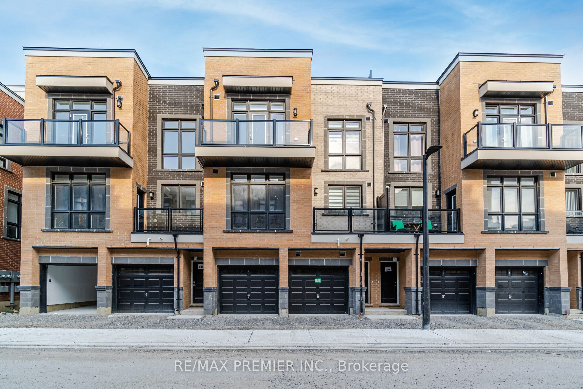 #2 - 12860 Yonge Street Property Photo 1