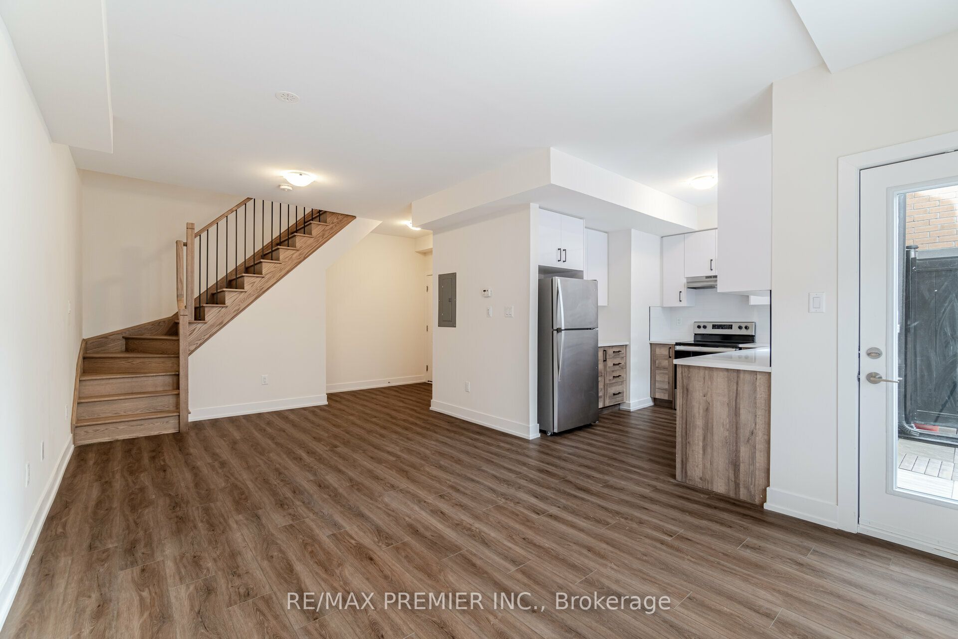 #2 - 12860 Yonge Street Property Photo 4