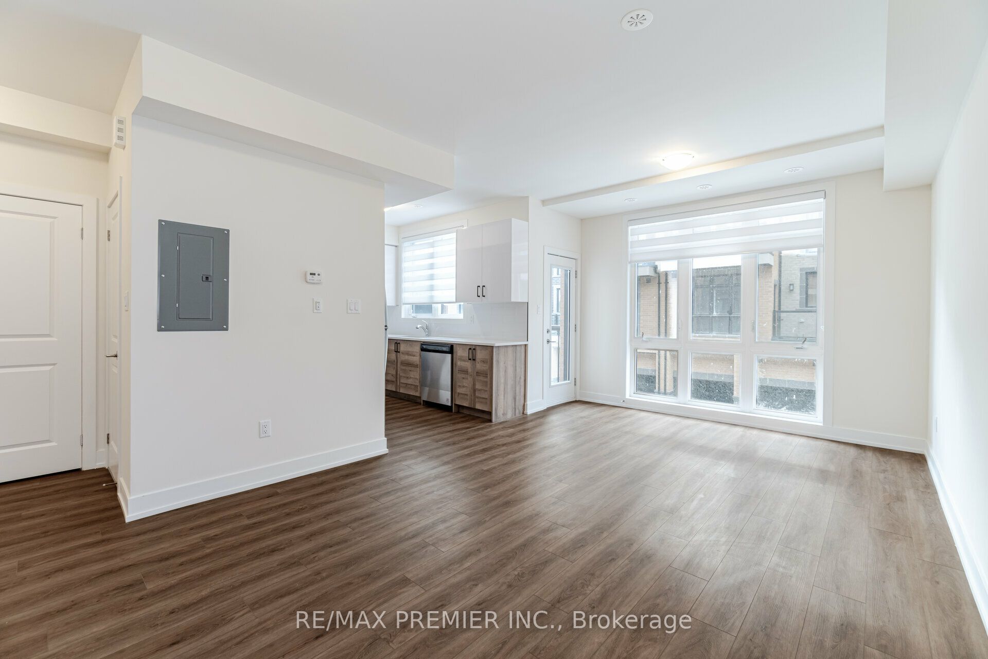 #2 - 12860 Yonge Street Property Photo 5