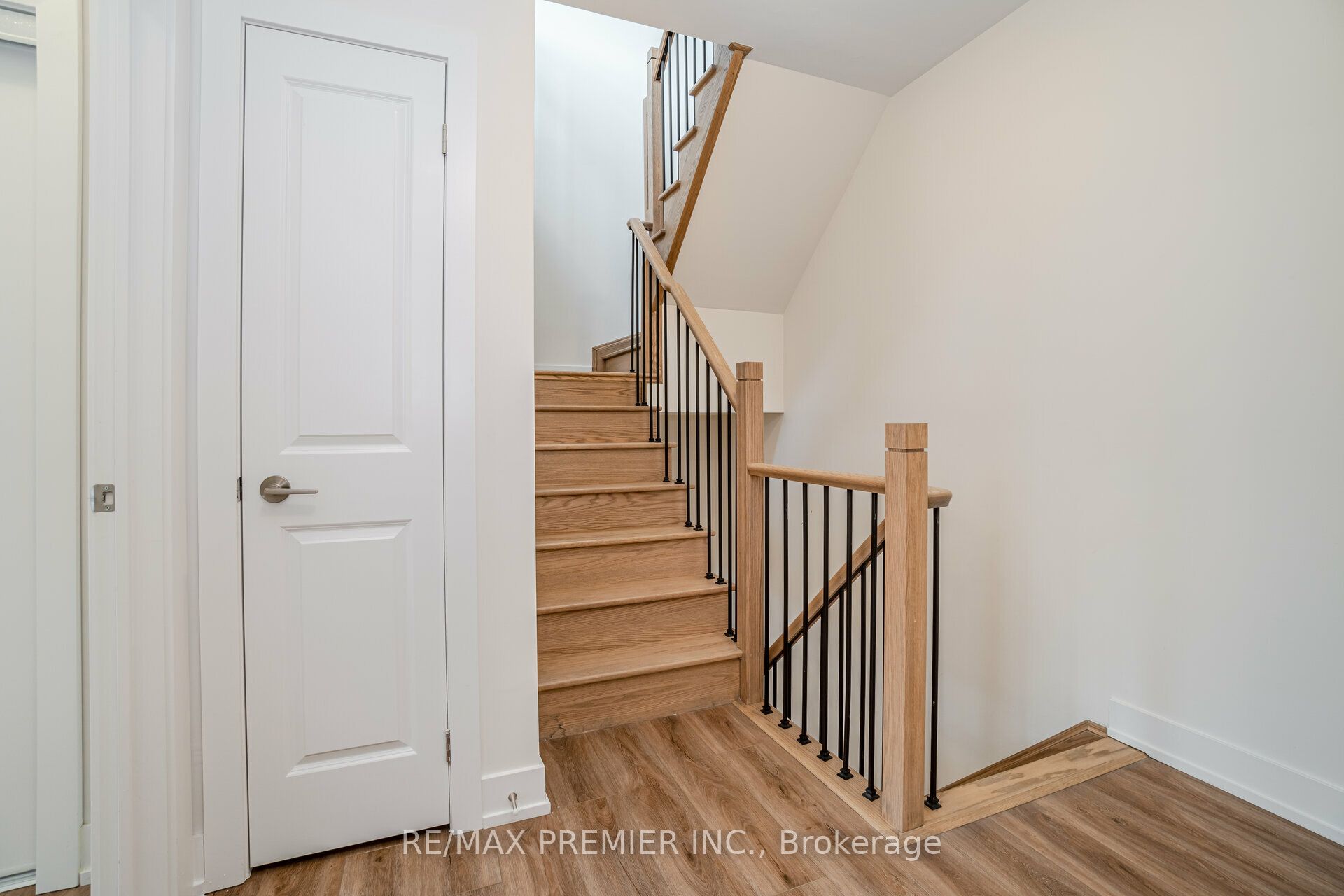 #2 - 12860 Yonge Street Property Photo 23
