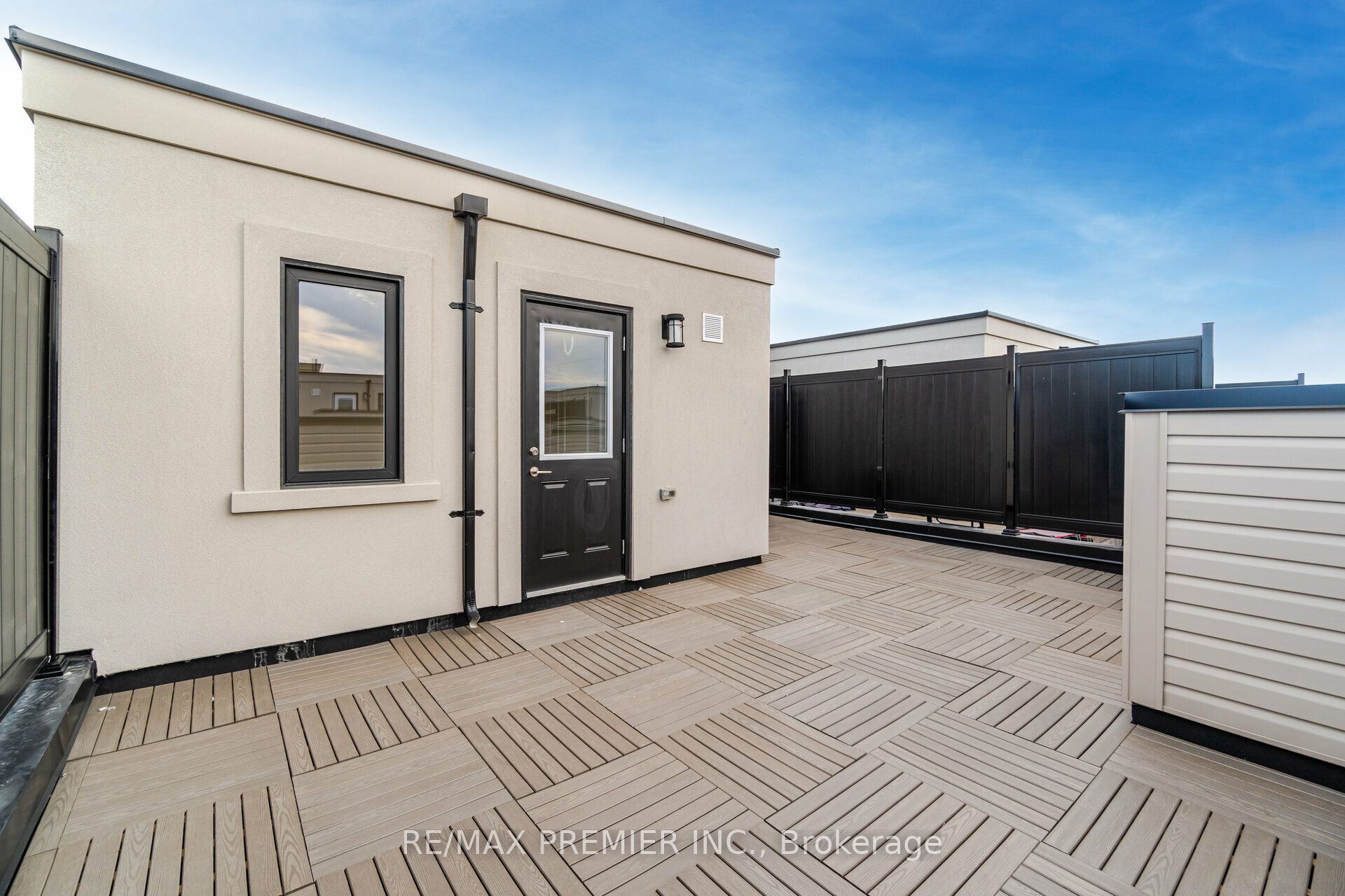 #2 - 12860 Yonge Street Property Photo 26