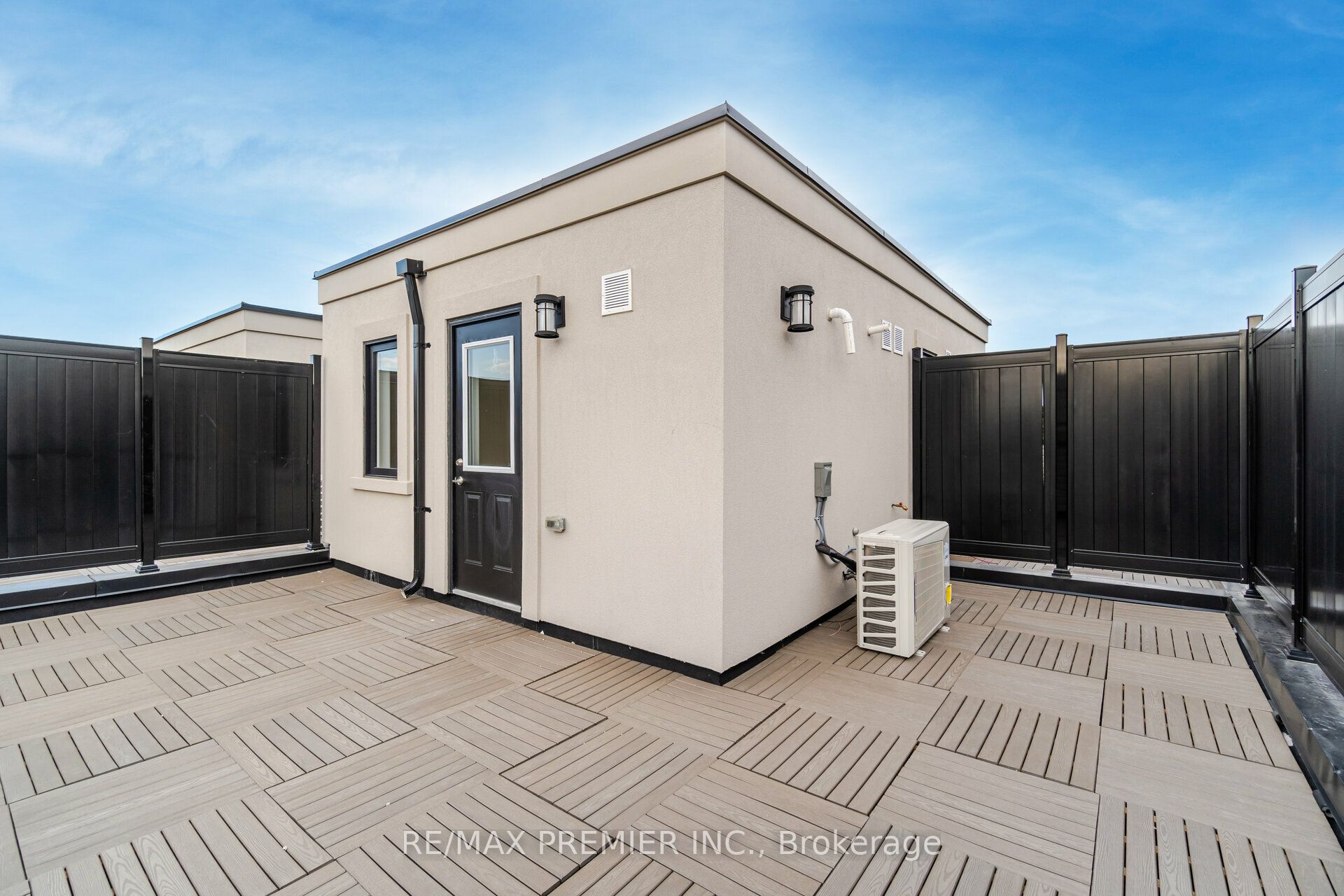 #2 - 12860 Yonge Street Property Photo 27