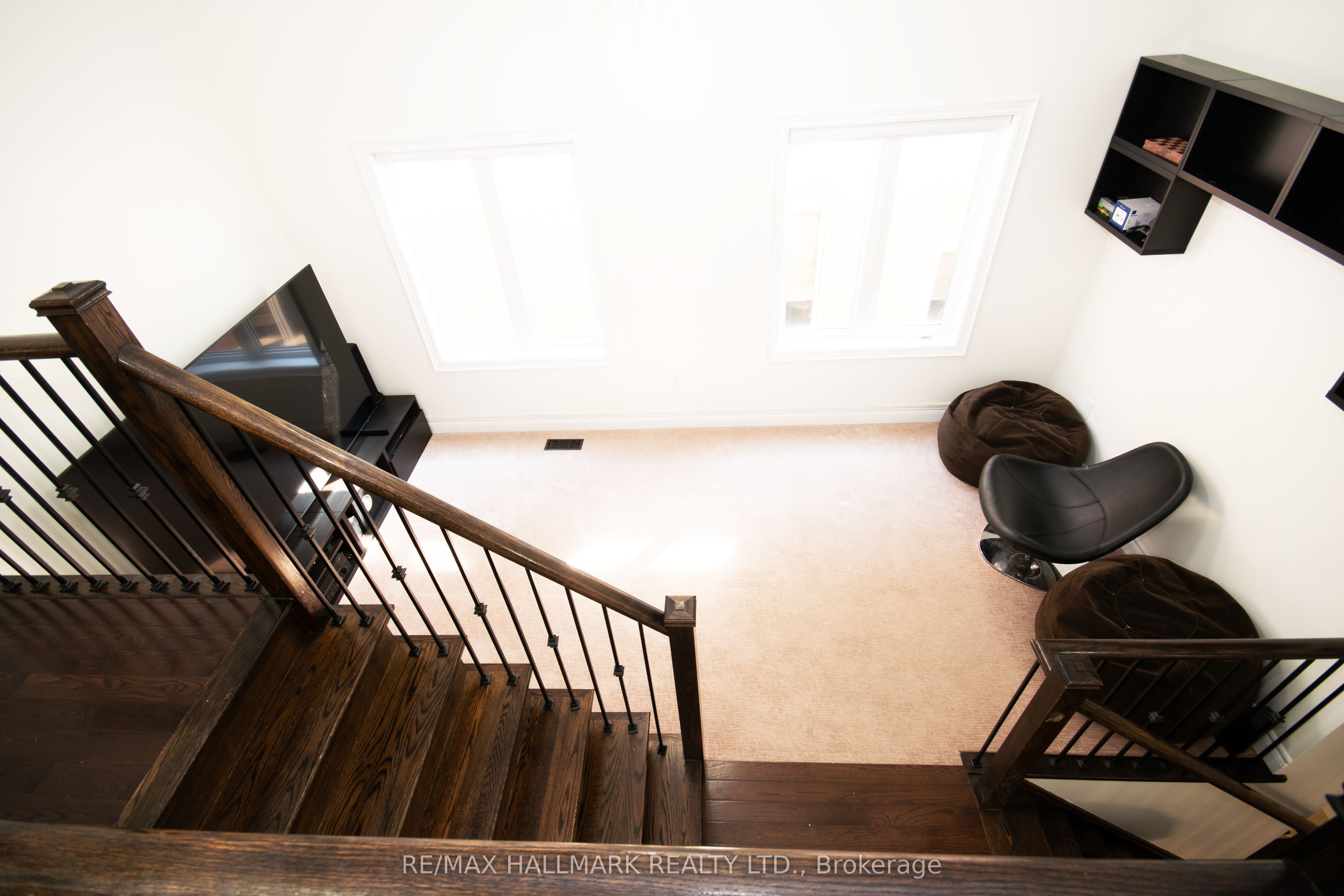 128 Wolf Creek Crescent Property Photo 9