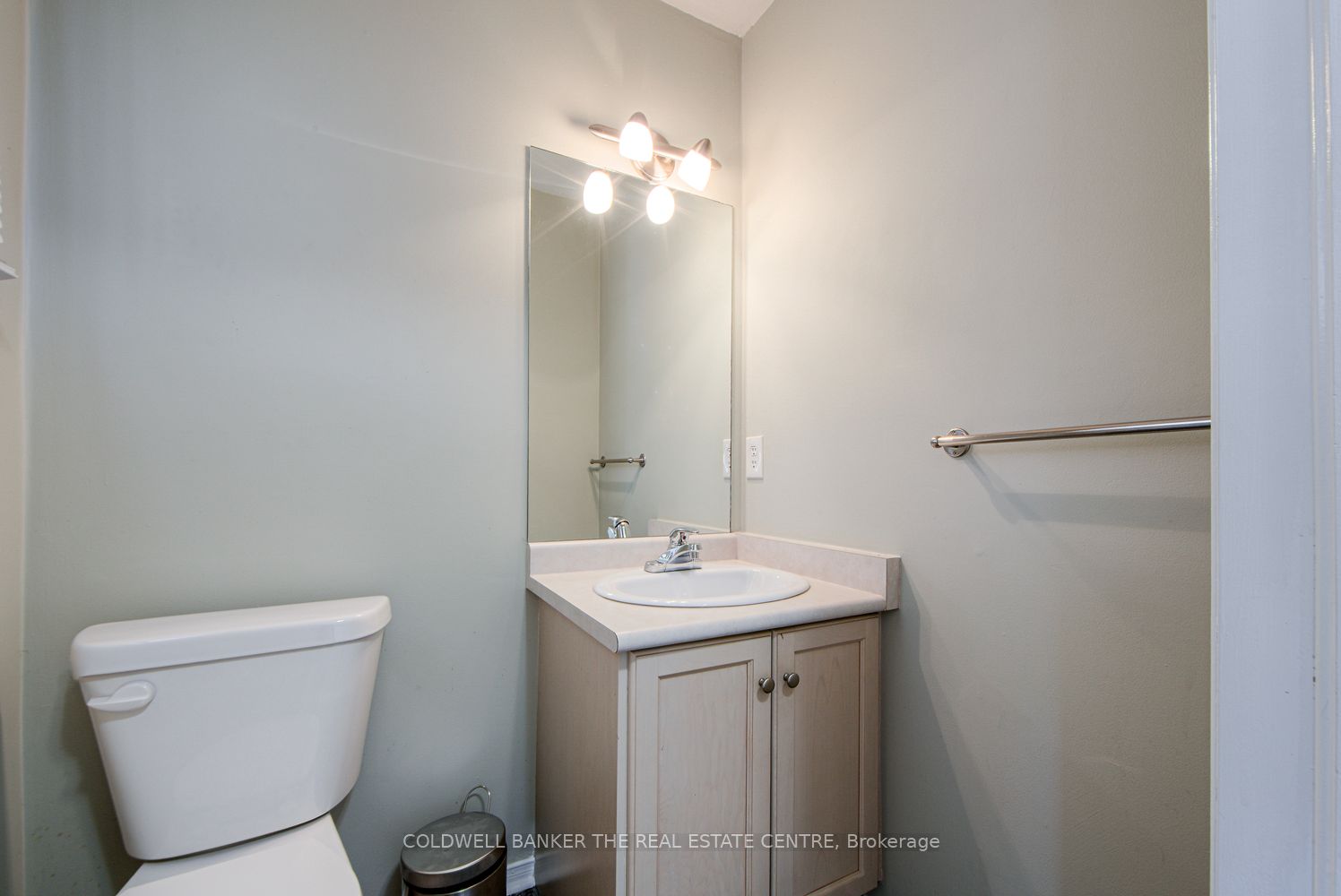 34 W Parkside Crescent S Property Photo 11
