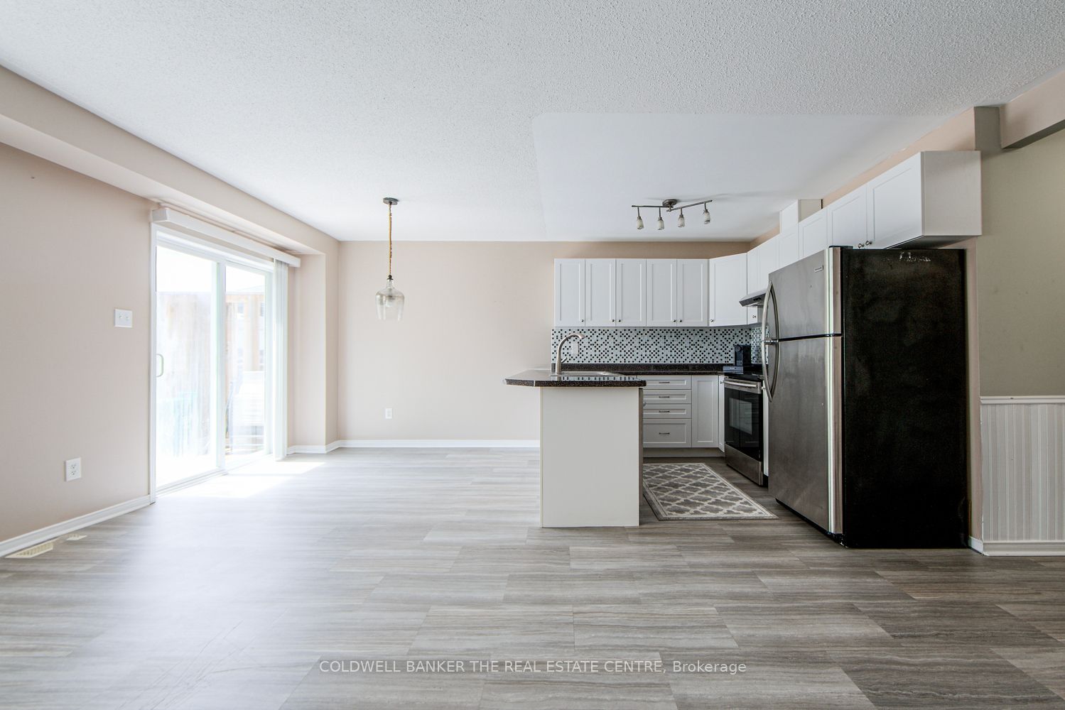 34 W Parkside Crescent S Property Photo 13
