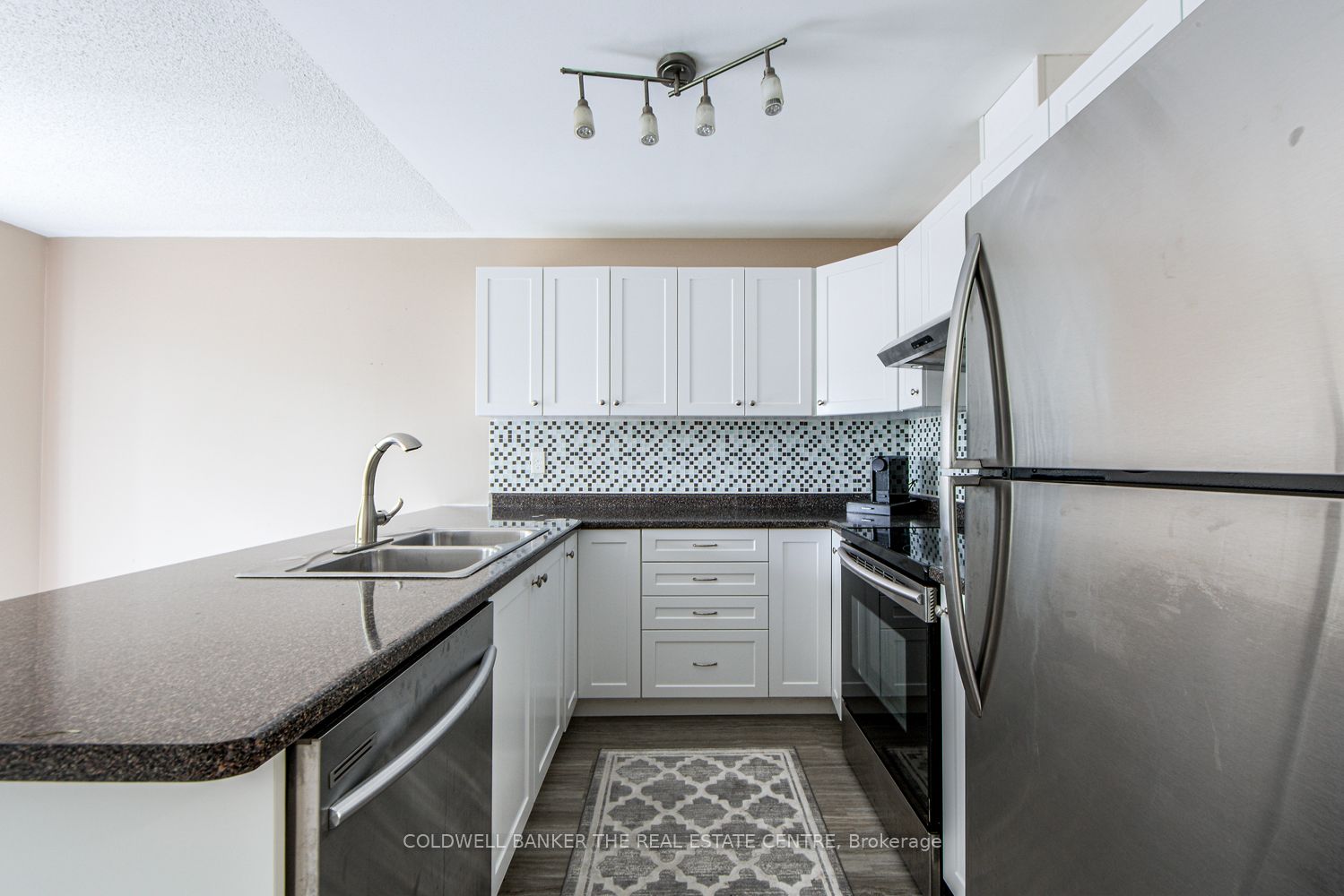 34 W Parkside Crescent S Property Photo 15
