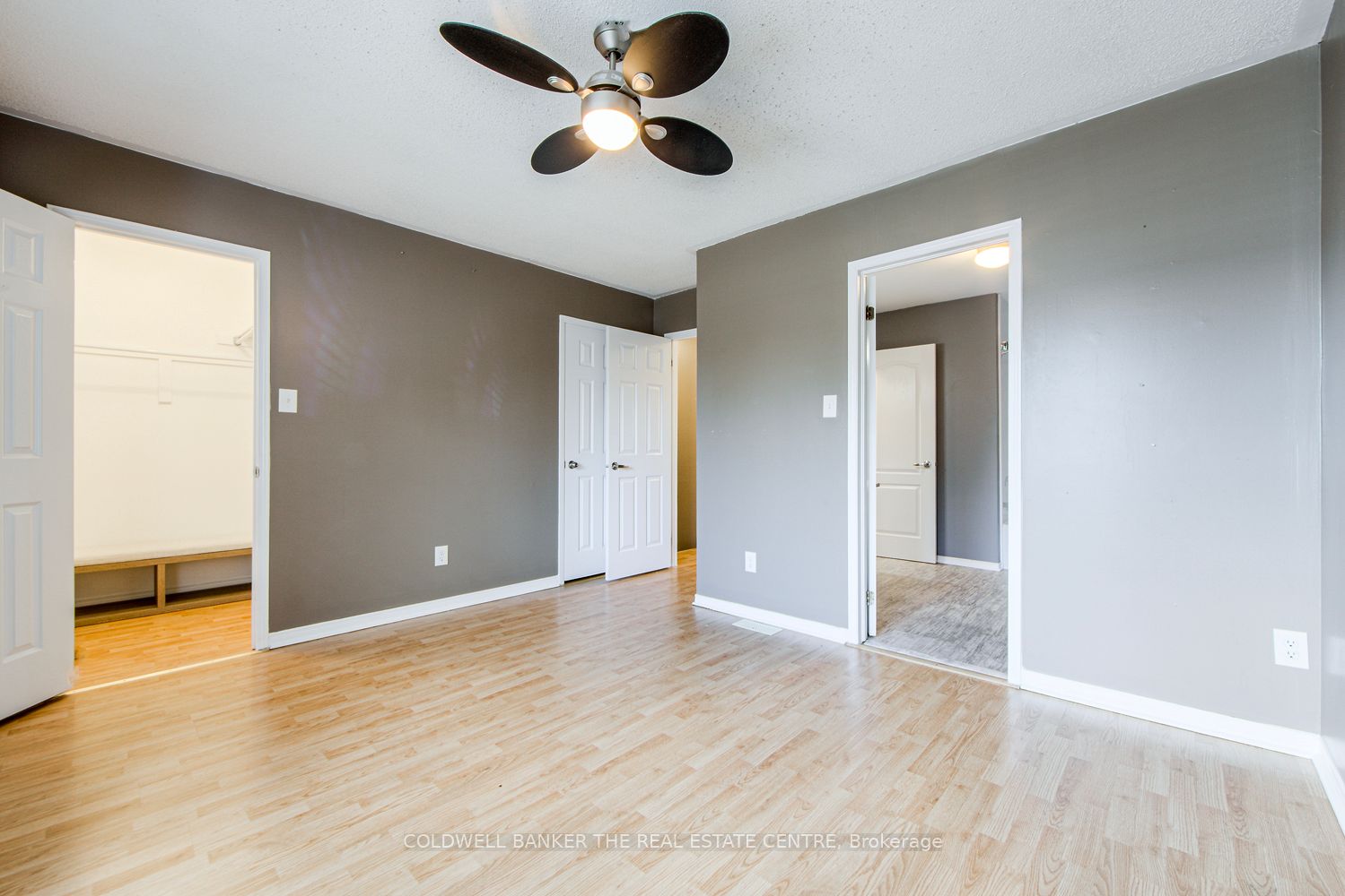 34 W Parkside Crescent S Property Photo 17