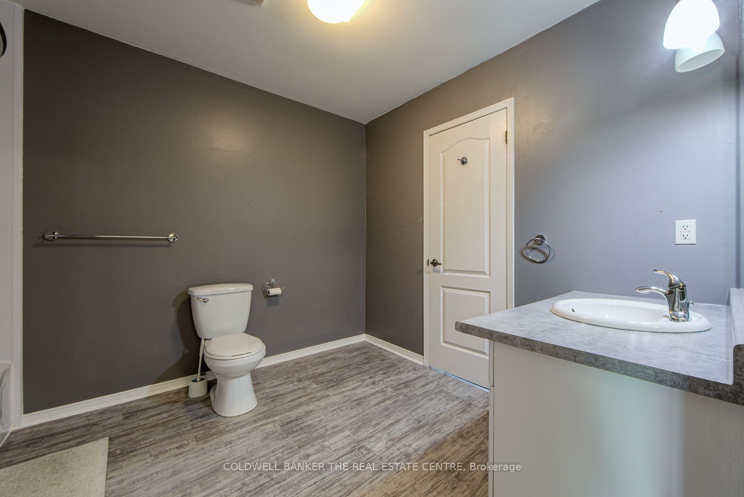 34 W Parkside Crescent S Property Photo 21