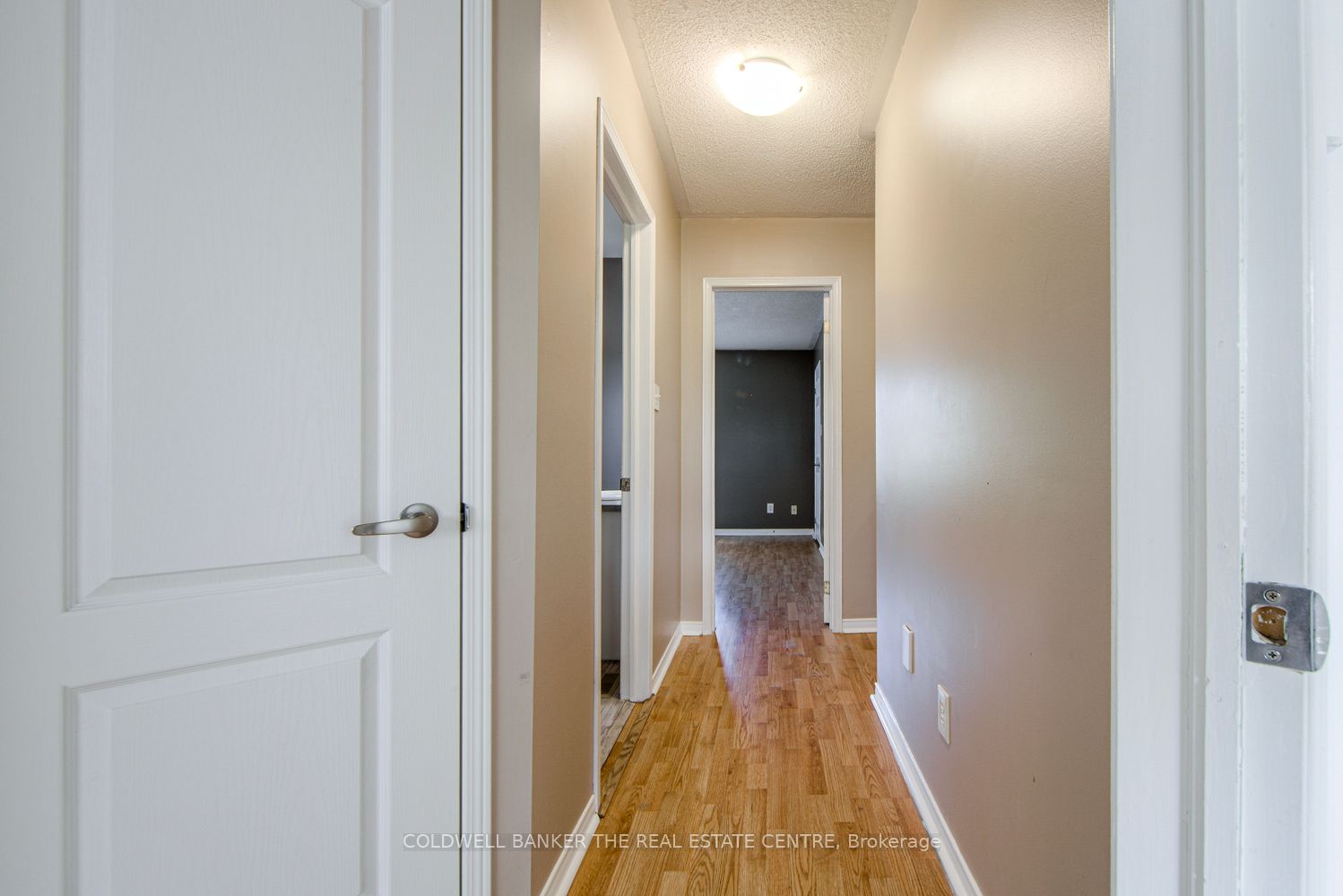 34 W Parkside Crescent S Property Photo 23