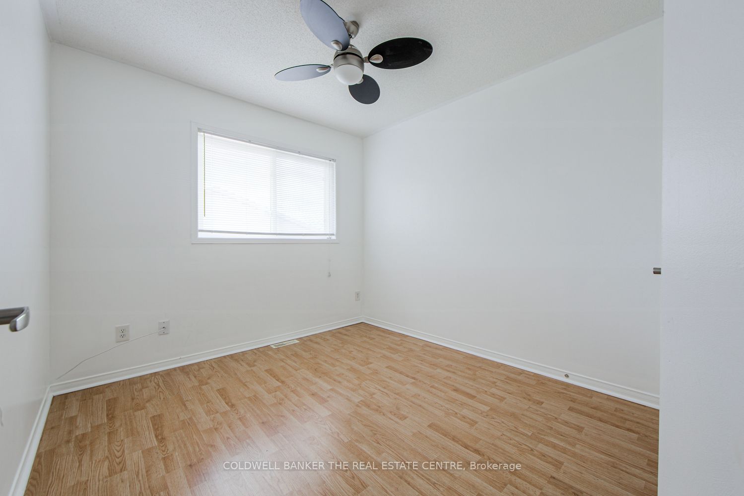 34 W Parkside Crescent S Property Photo 27