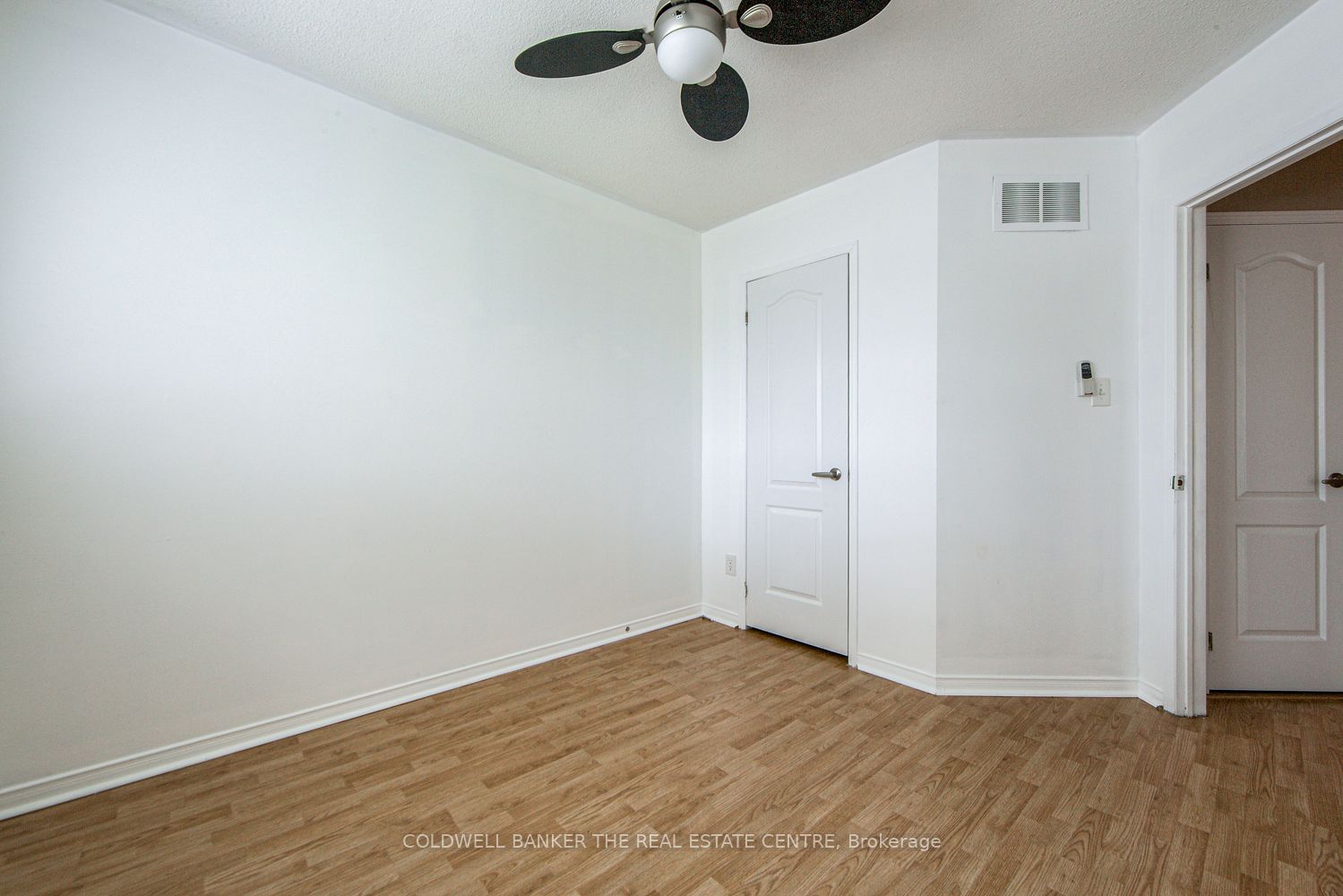 34 W Parkside Crescent S Property Photo 28