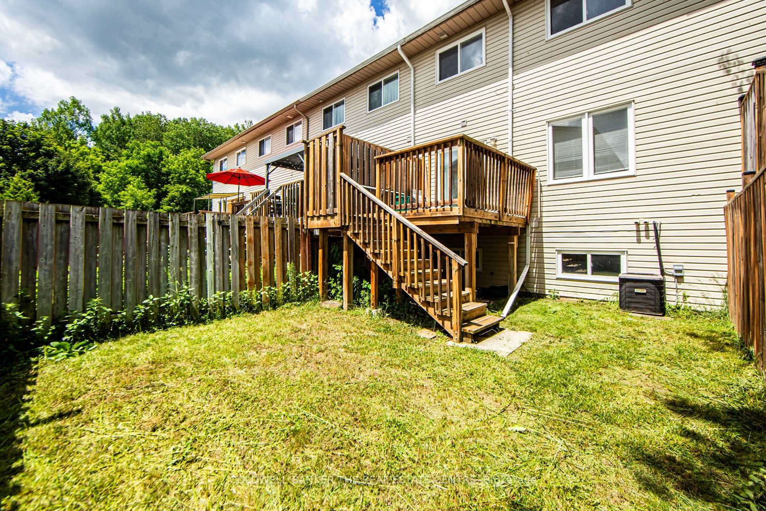 34 W Parkside Crescent S Property Photo 33