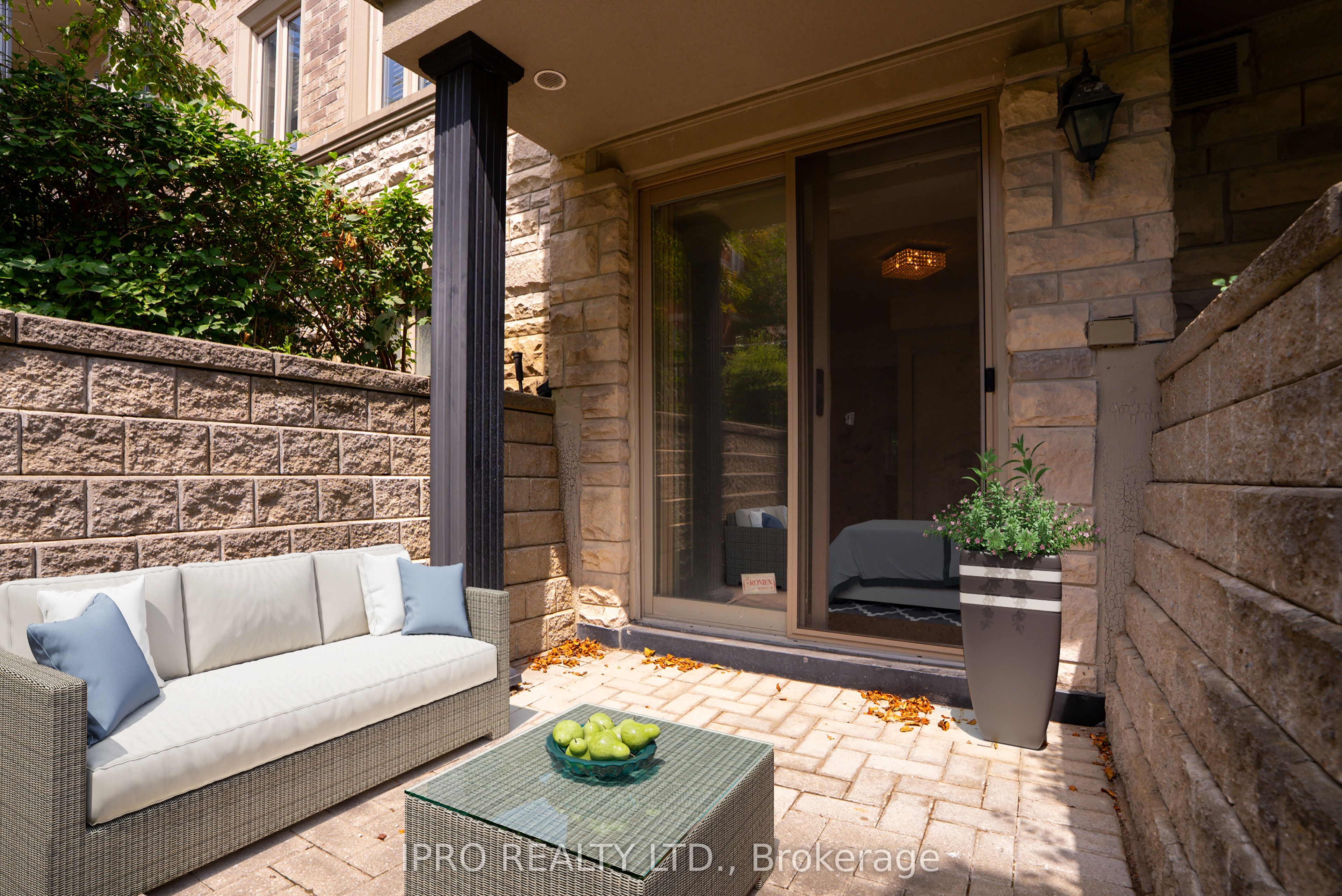 #108 - 320 John Street Property Photo 9