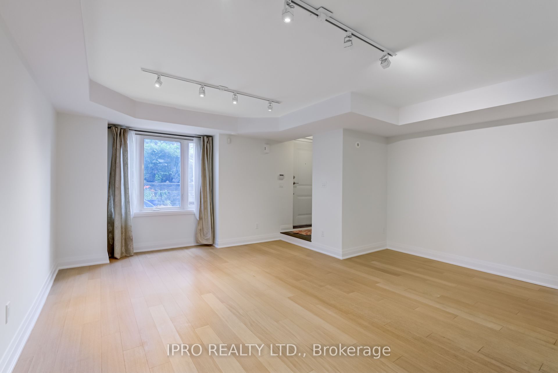 #108 - 320 John Street Property Photo 11