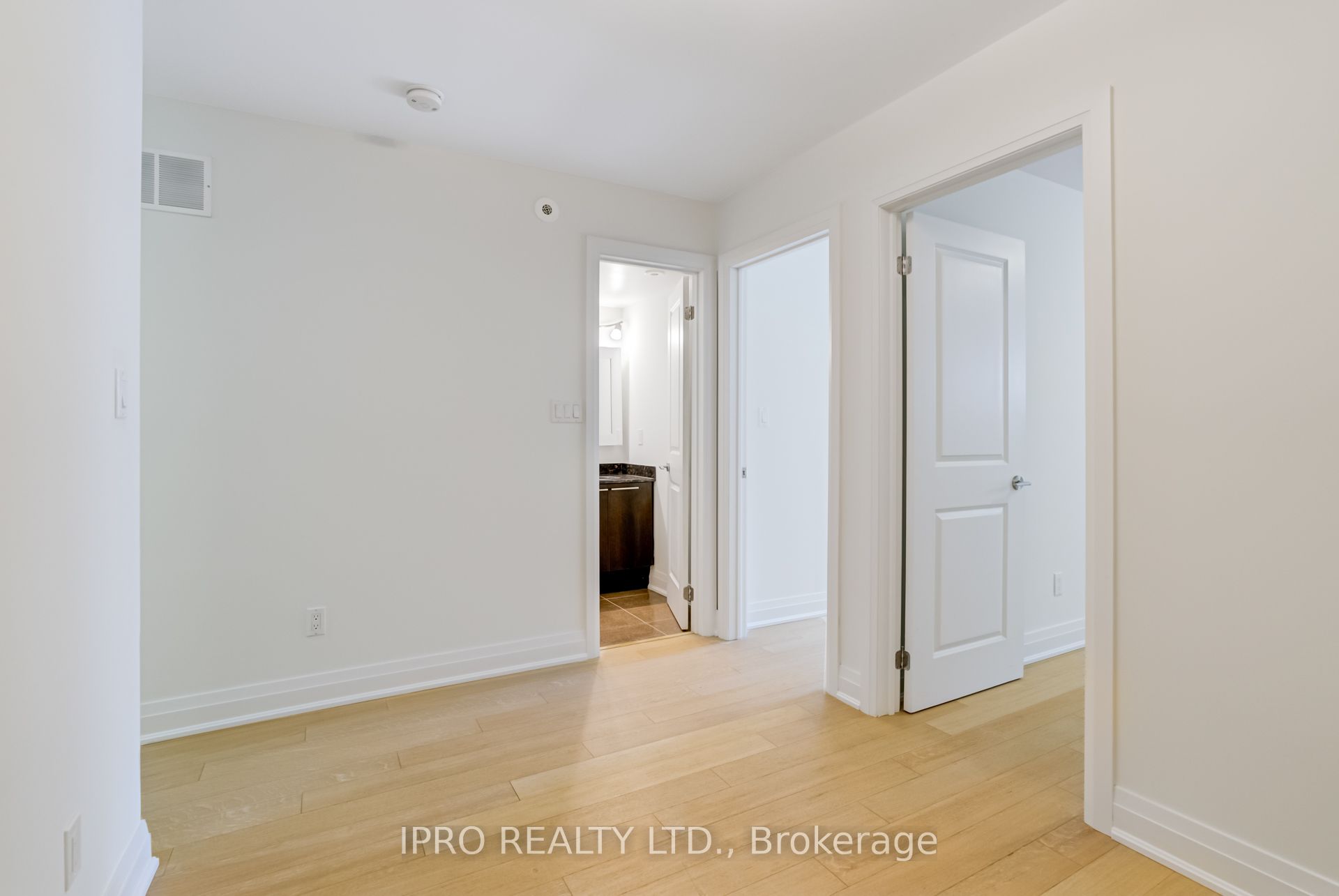 #108 - 320 John Street Property Photo 21