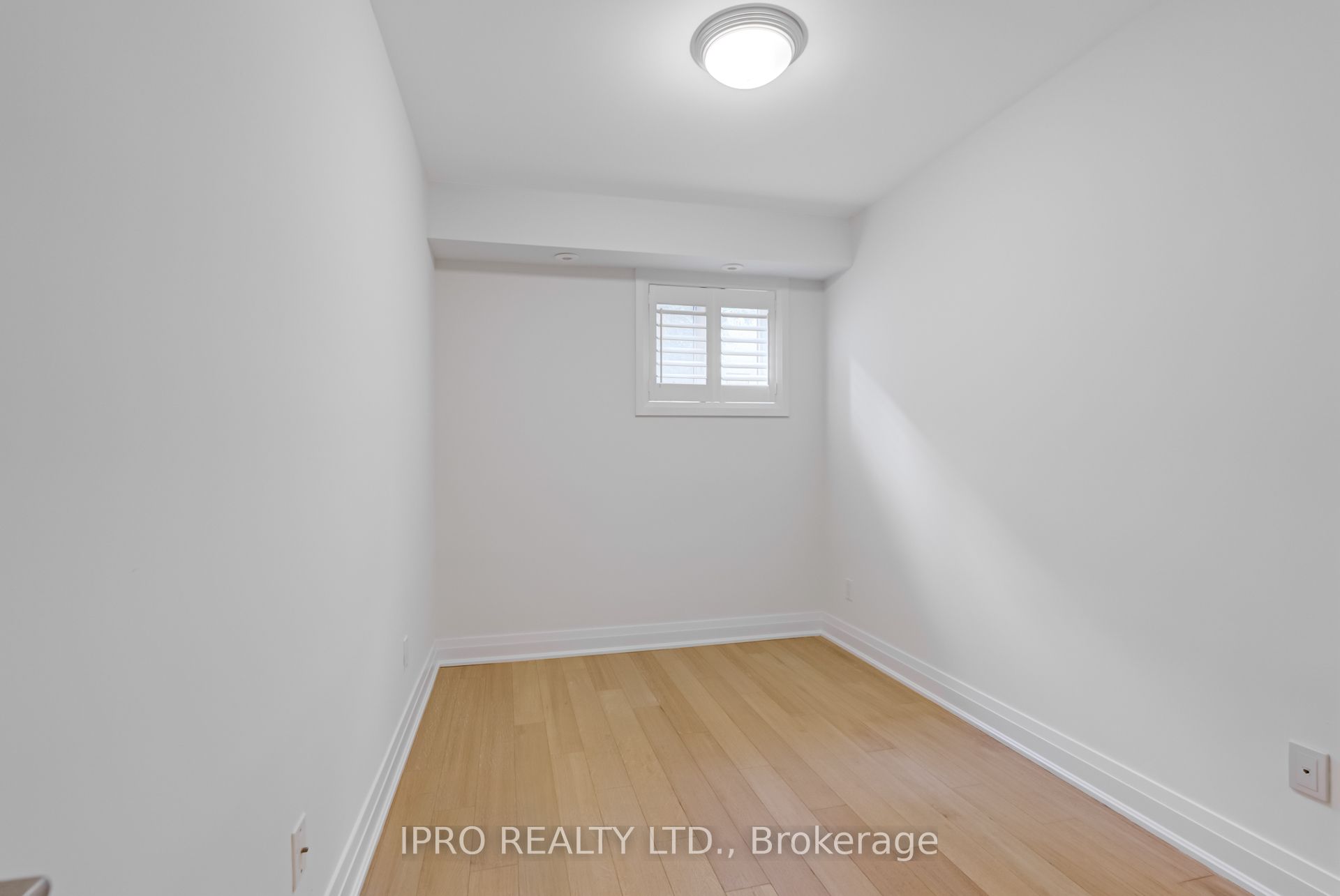 #108 - 320 John Street Property Photo 23