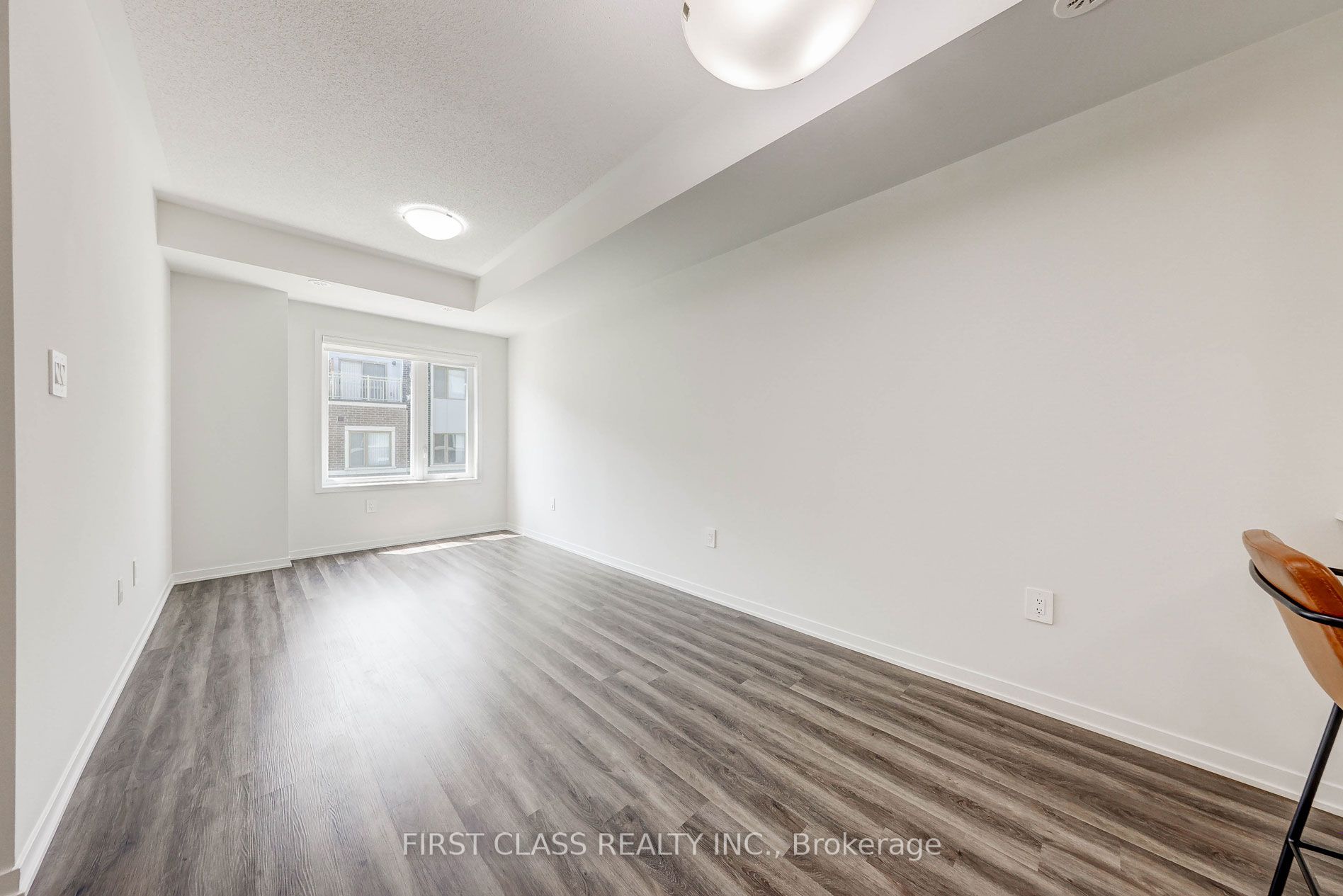 31 Honeycrisp Crescent Th 54 Property Photo 8