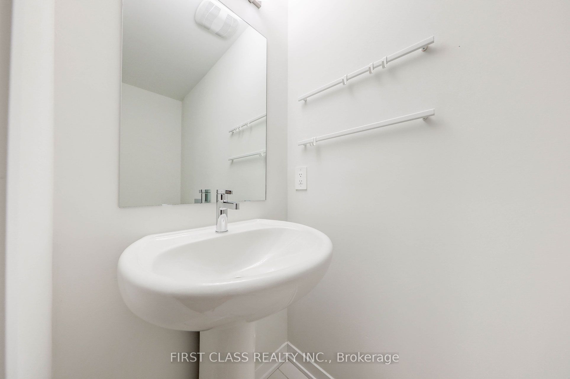31 Honeycrisp Crescent Th 54 Property Photo 12