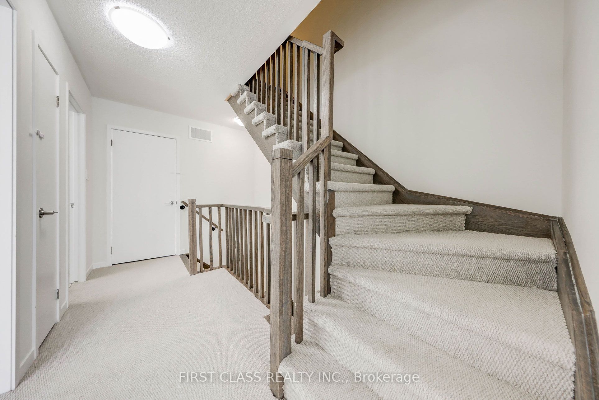 31 Honeycrisp Crescent Th 54 Property Photo 13