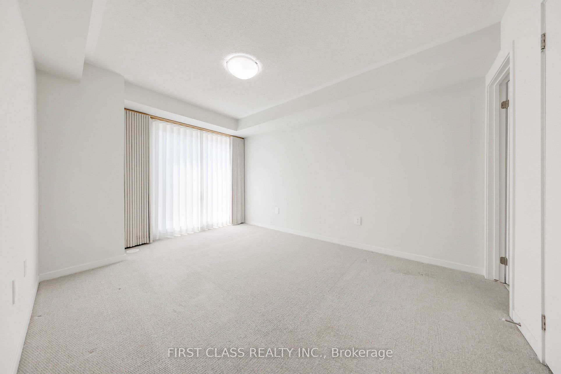 31 Honeycrisp Crescent Th 54 Property Photo 16