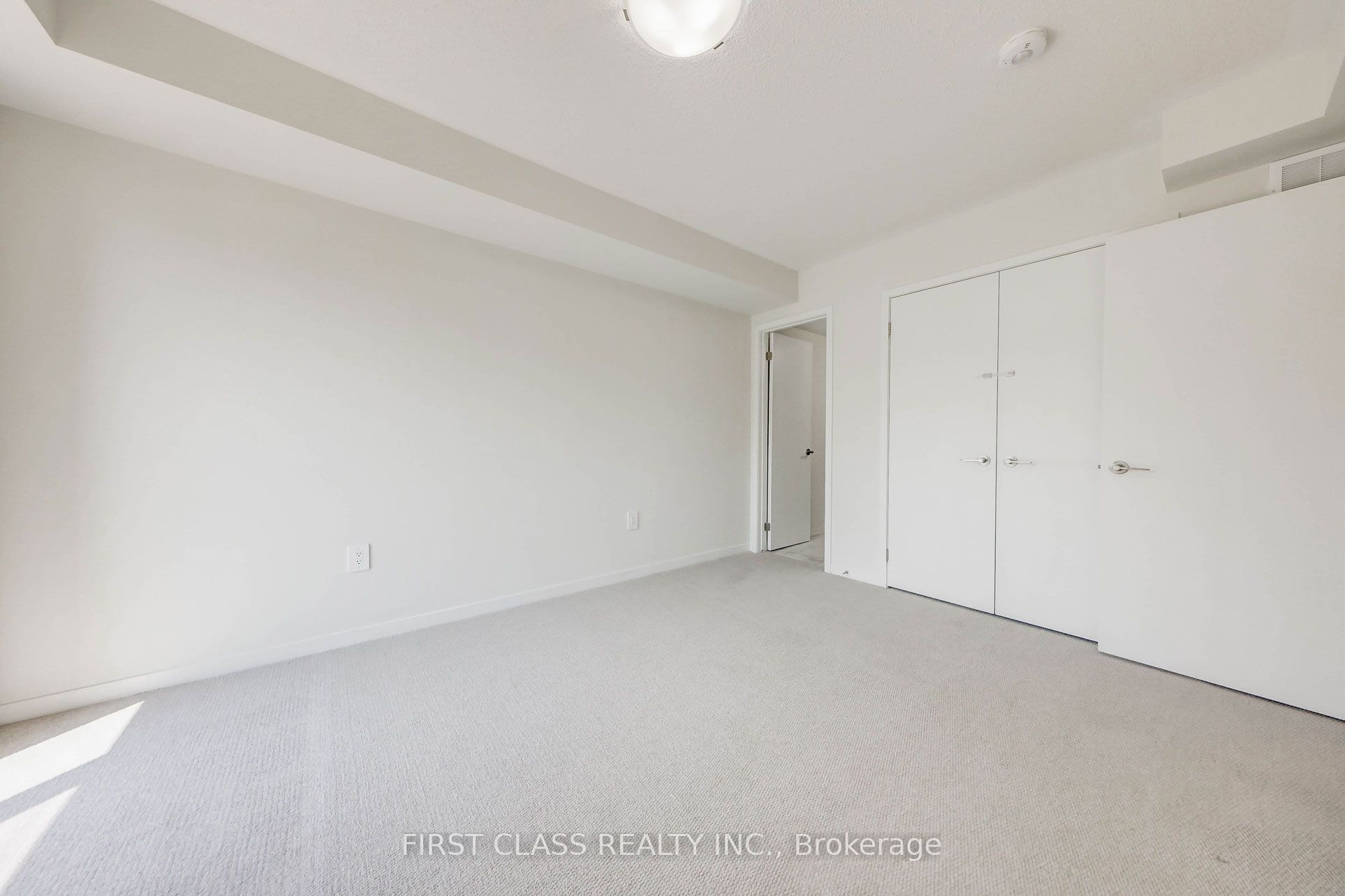 31 Honeycrisp Crescent Th 54 Property Photo 17