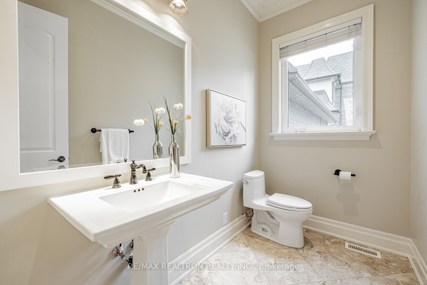 12 Orlon Crescent Property Photo 16