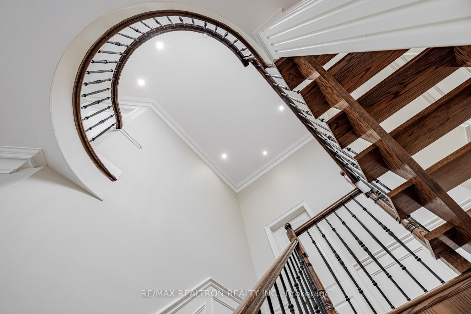 12 Orlon Crescent Property Photo 17