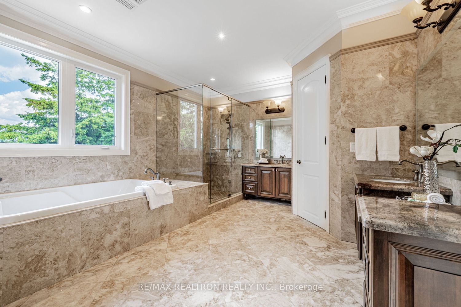 12 Orlon Crescent Property Photo 21