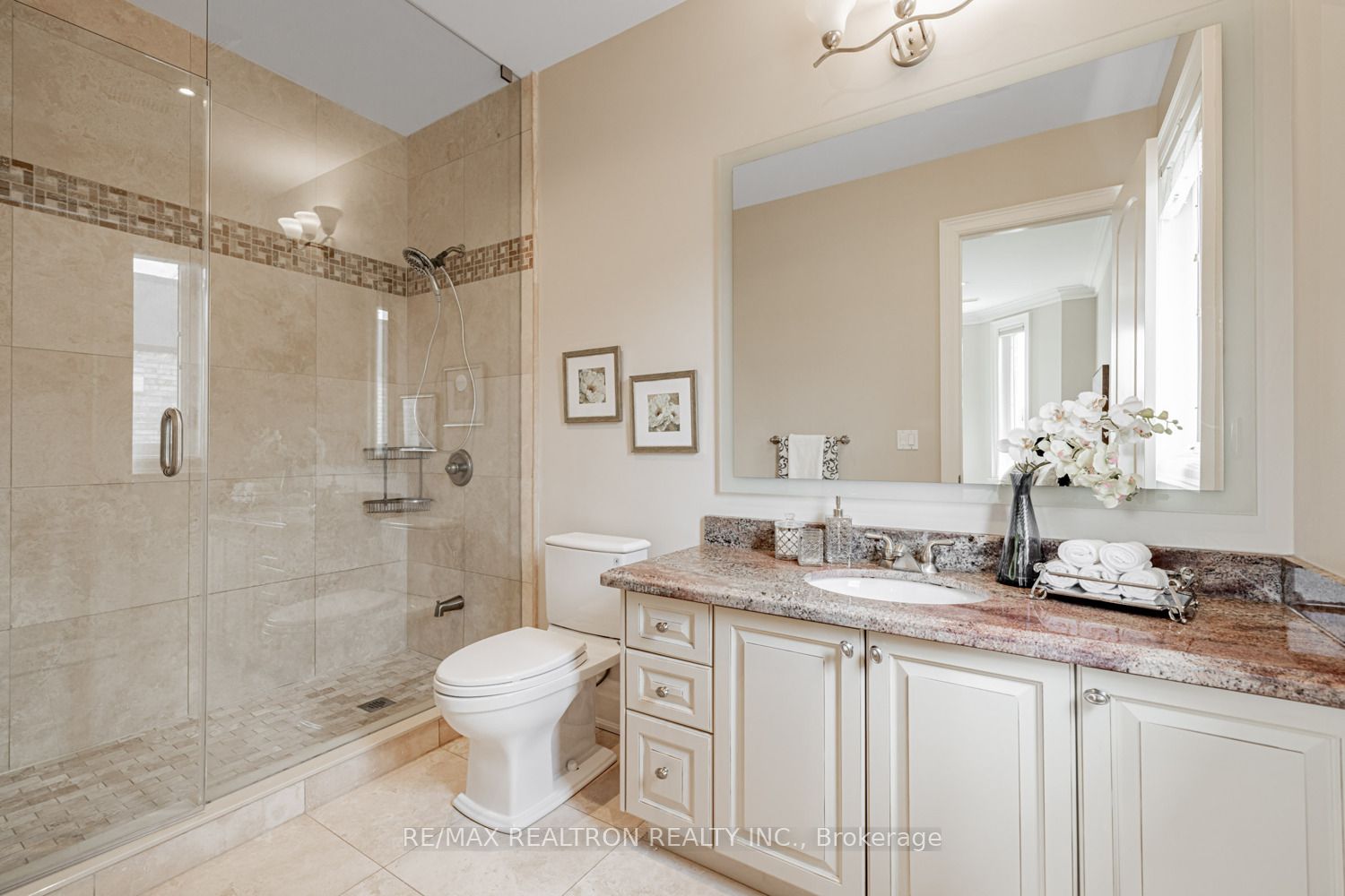 12 Orlon Crescent Property Photo 27