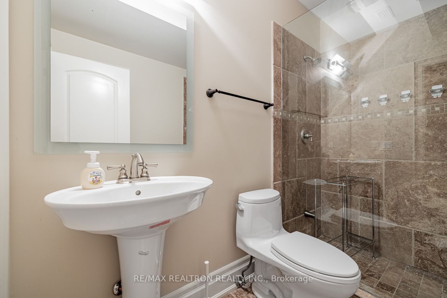 12 Orlon Crescent Property Photo 29