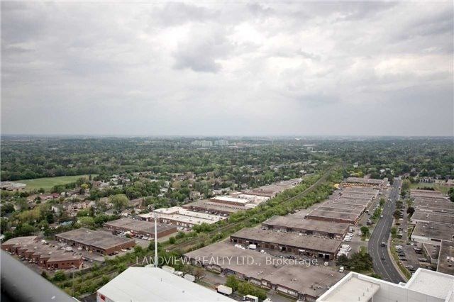 7165 Yonge Street Ph305 Property Photo 9