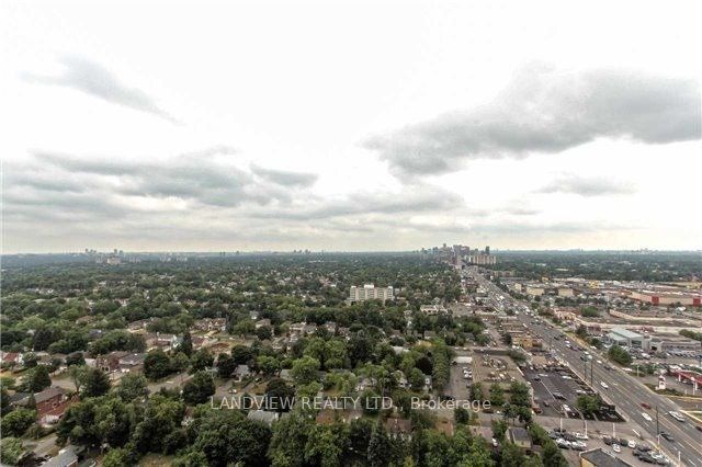 7165 Yonge Street Ph305 Property Photo 11