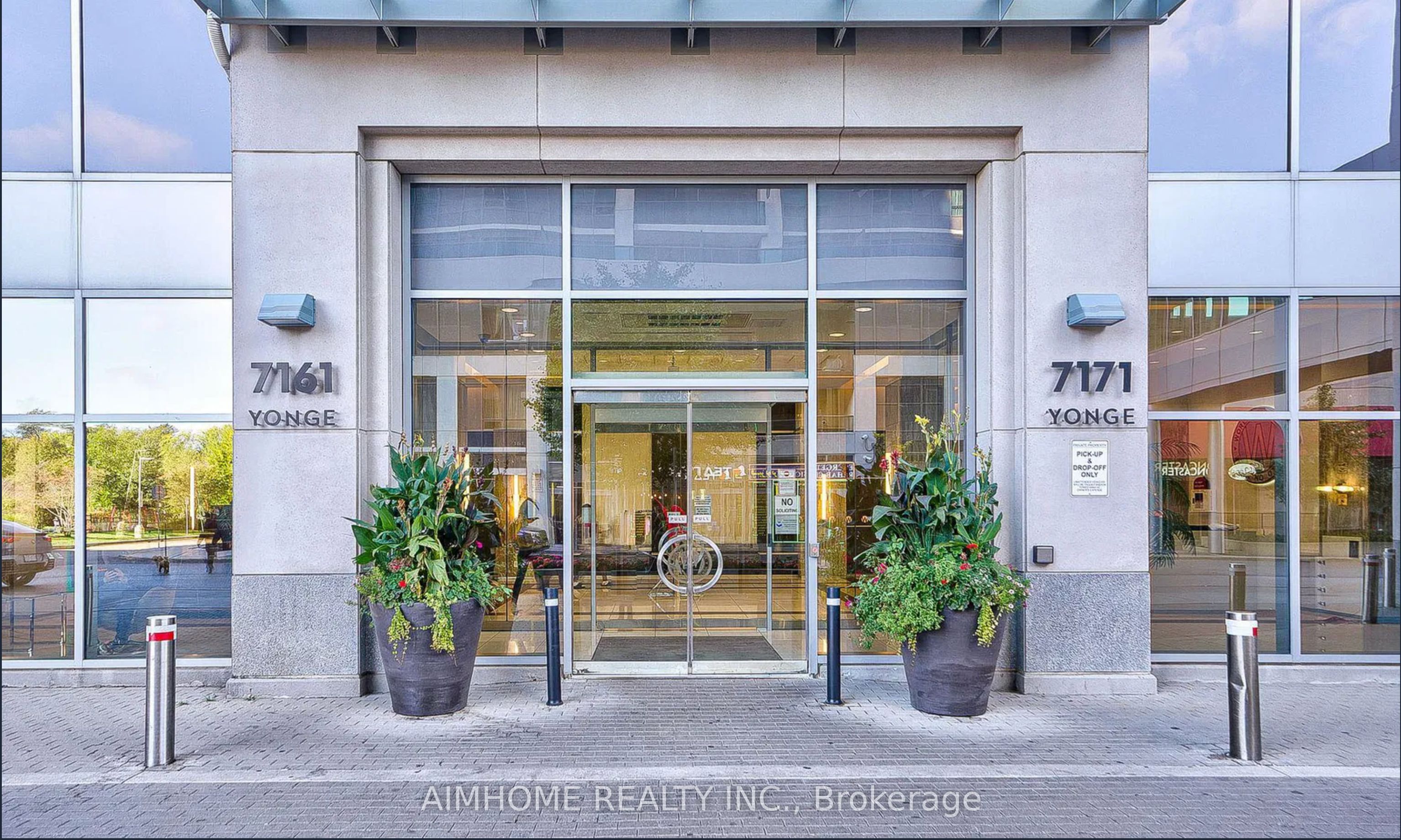 #1707 - 7171 Yonge Street Property Photo 2