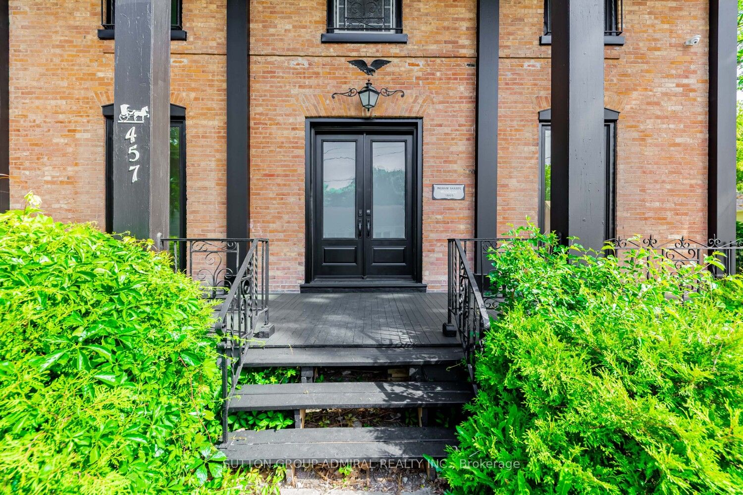 #1 - 457 D'arcy Street Property Photo 4